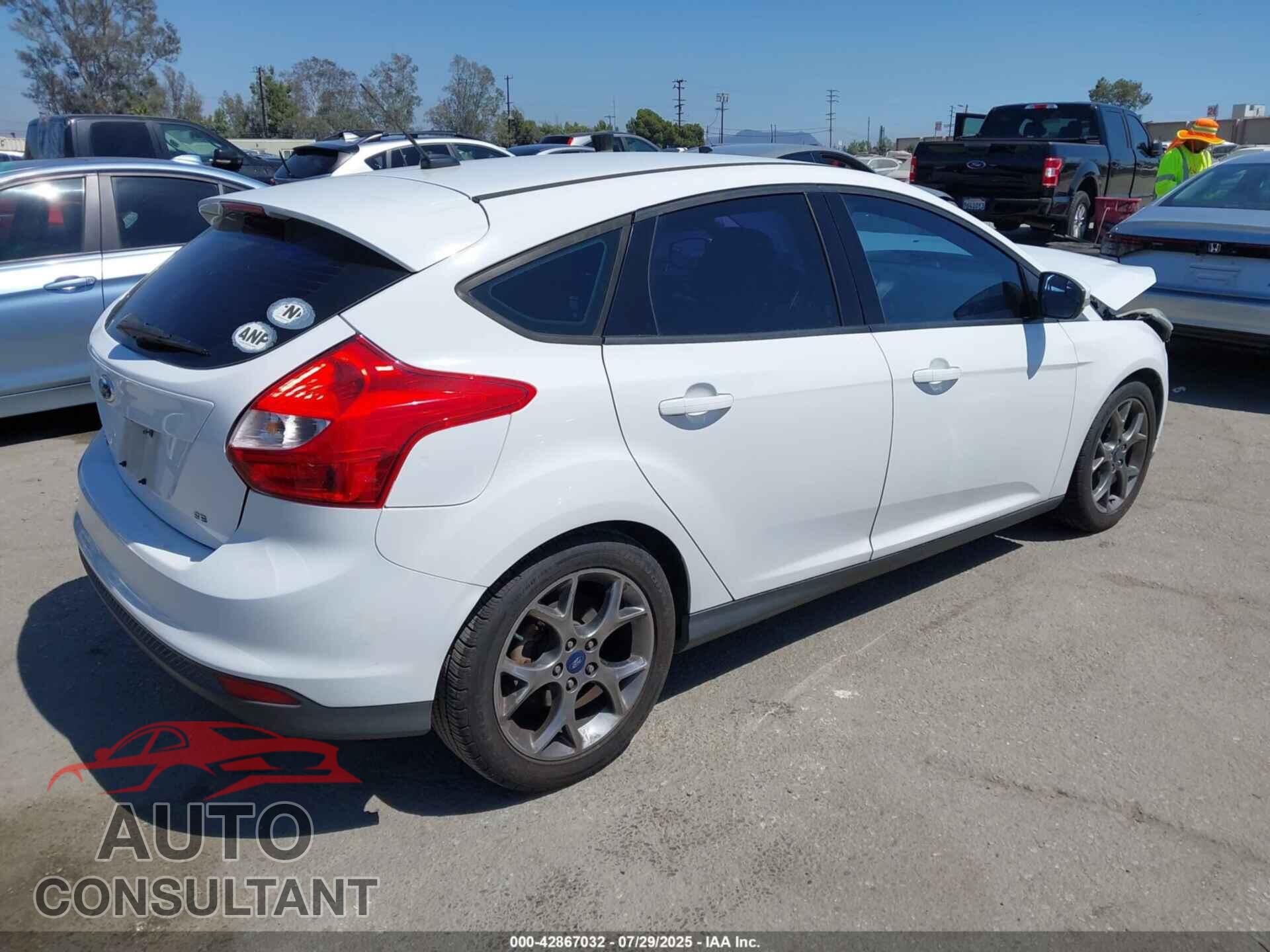 FORD FOCUS 2014 - 1FADP3K23EL407397