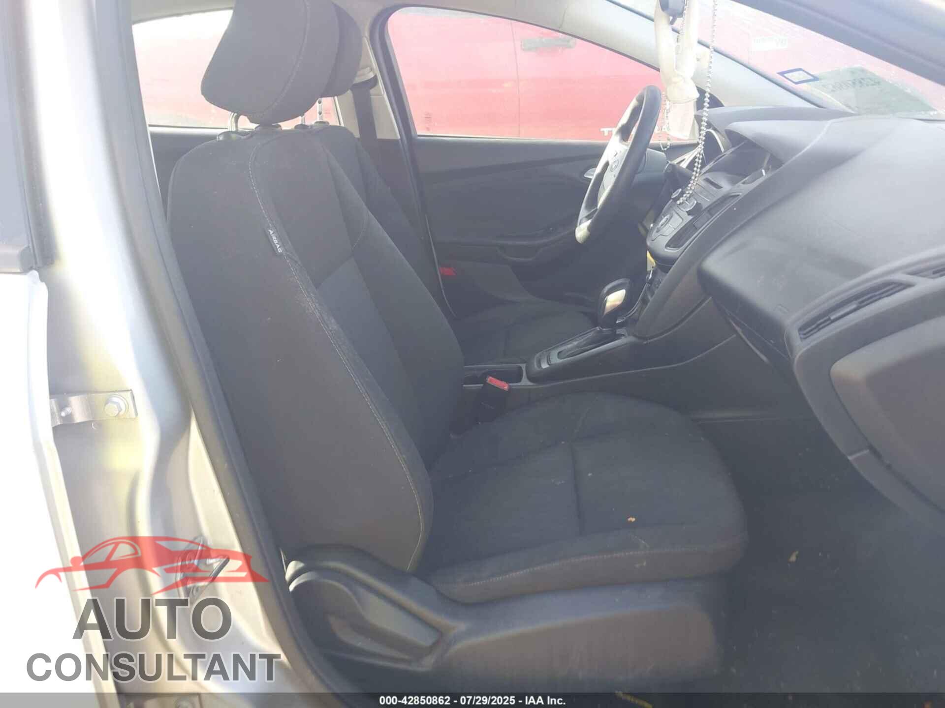 FORD FOCUS 2017 - 1FADP3K24HL247986
