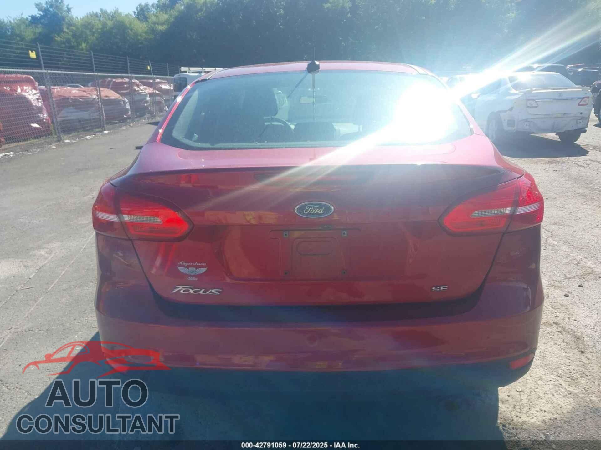 FORD FOCUS 2017 - 1FADP3F23HL282514