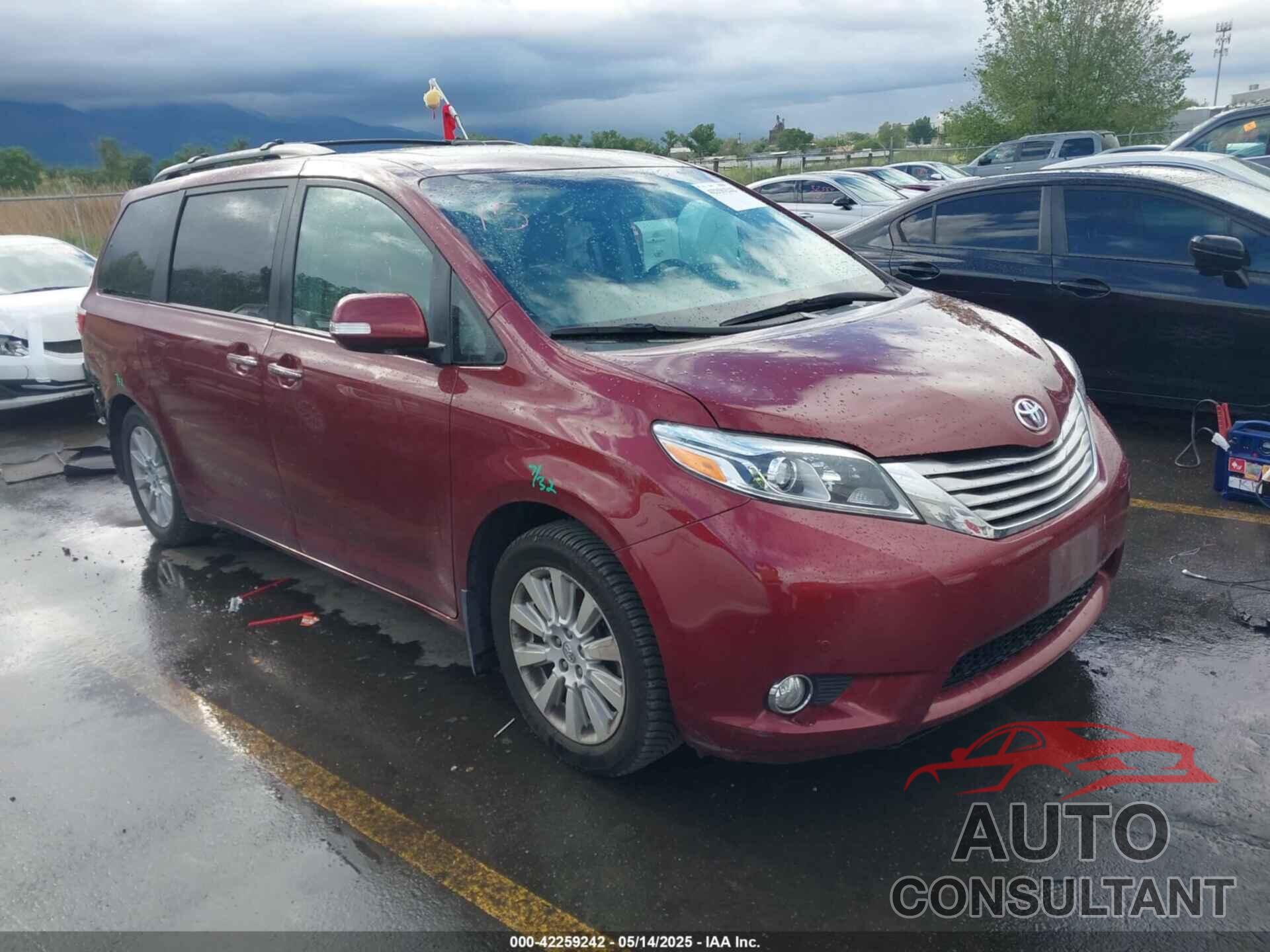 TOYOTA SIENNA 2015 - 5TDDK3DC6FS102345