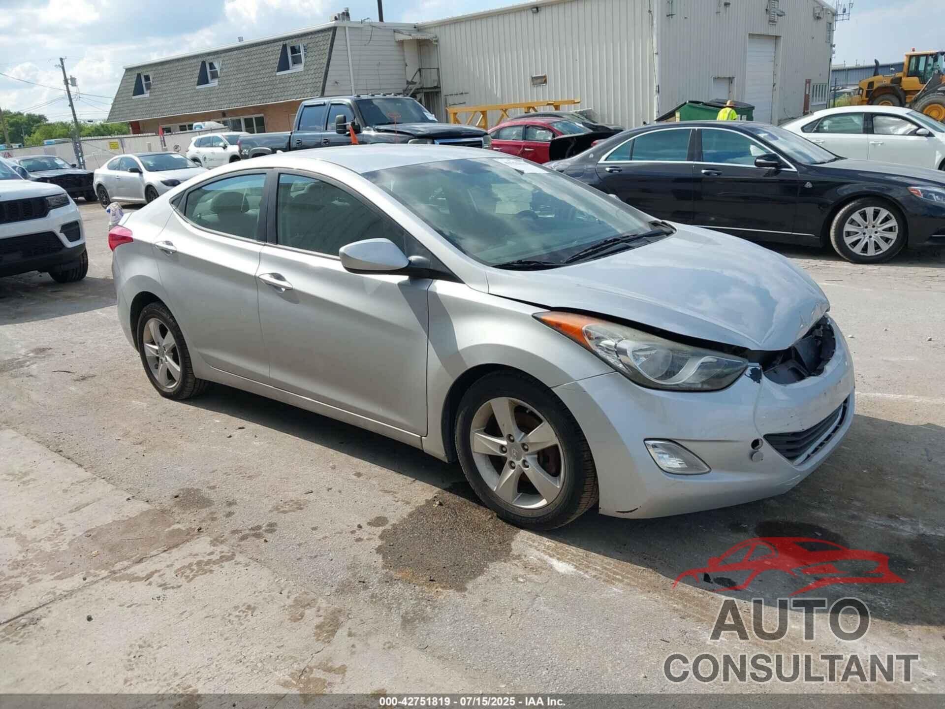 HYUNDAI ELANTRA 2012 - 5NPDH4AE9CH081602