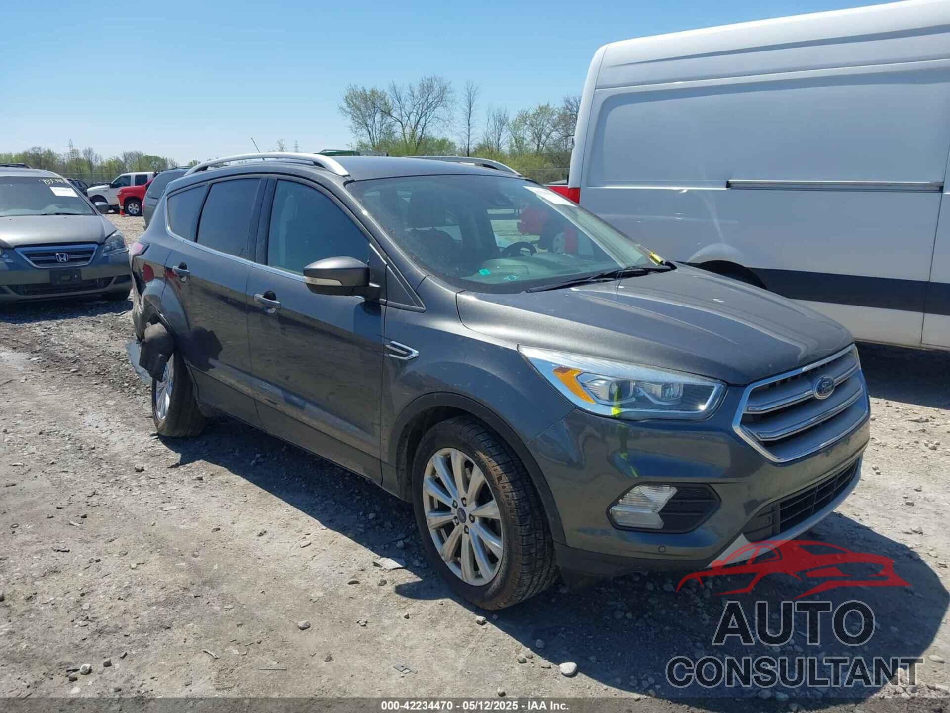 FORD ESCAPE 2017 - 1FMCU9JD3HUD65523
