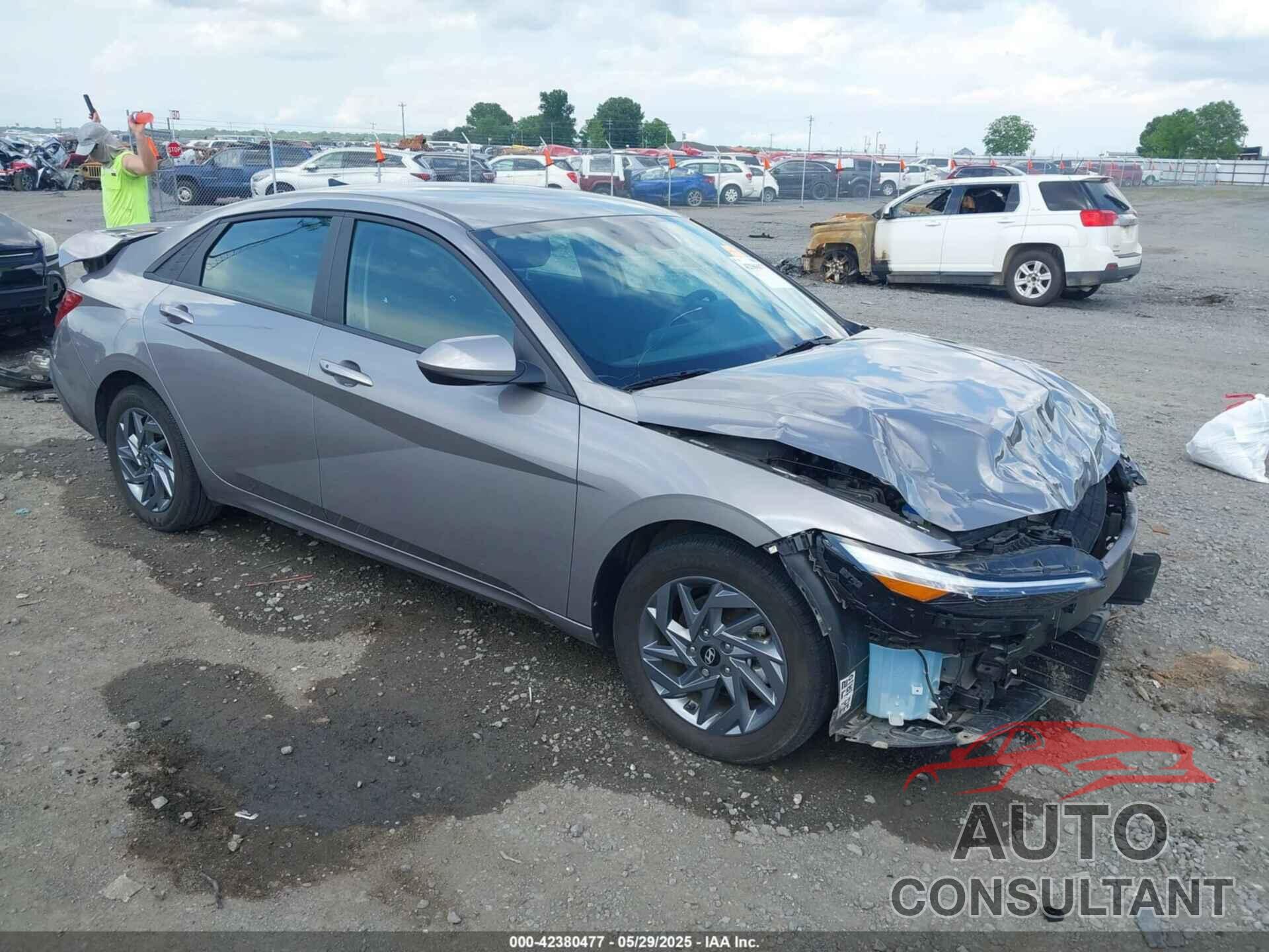 HYUNDAI ELANTRA 2024 - KMHLM4DG6RU705628