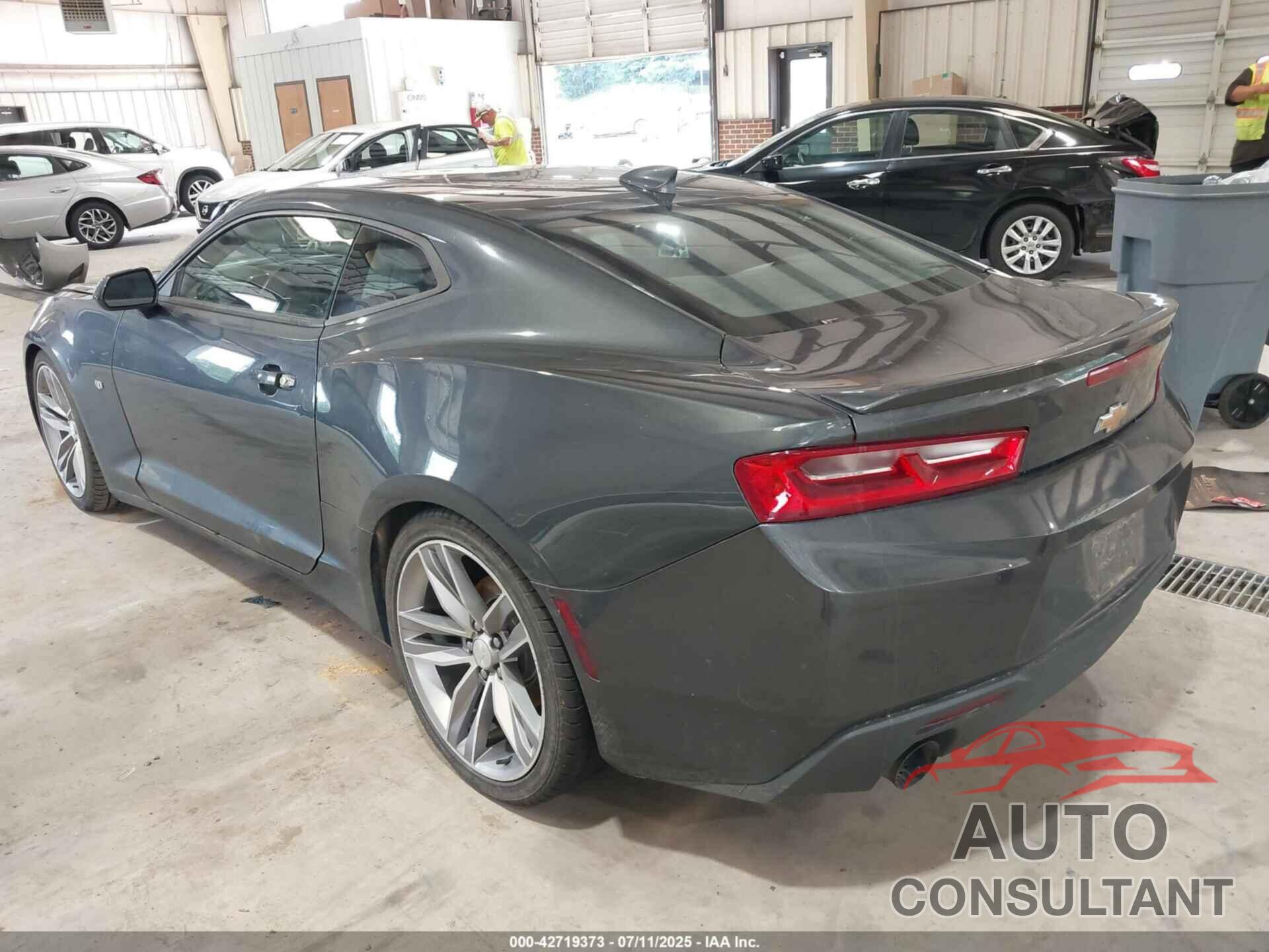 CHEVROLET CAMARO 2018 - 1G1FB1RX4J0188431