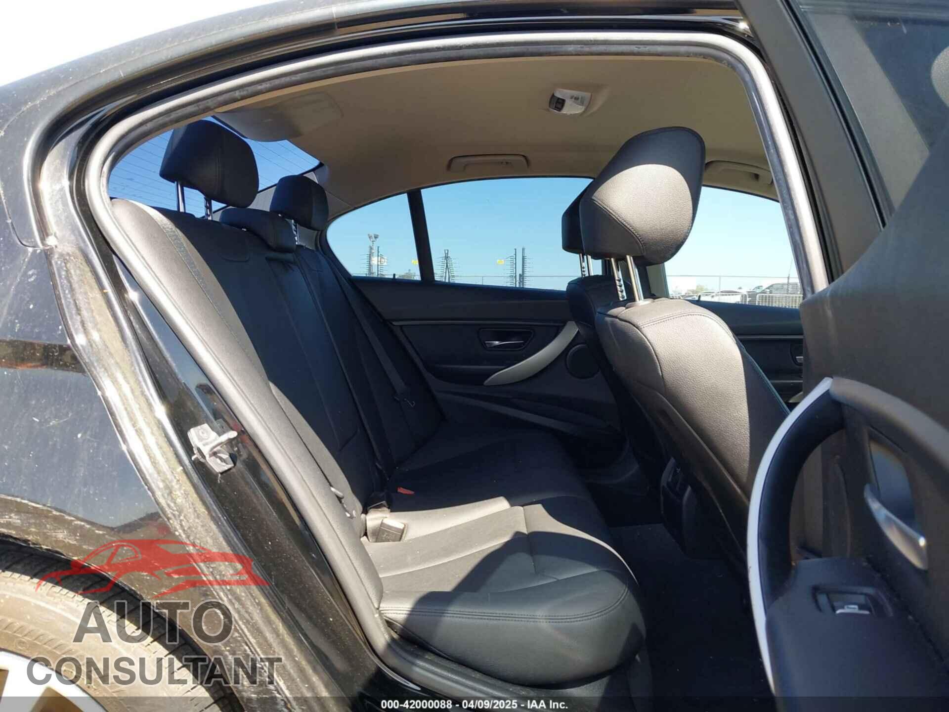 BMW 320I 2016 - WBA8E1G53GNU11091