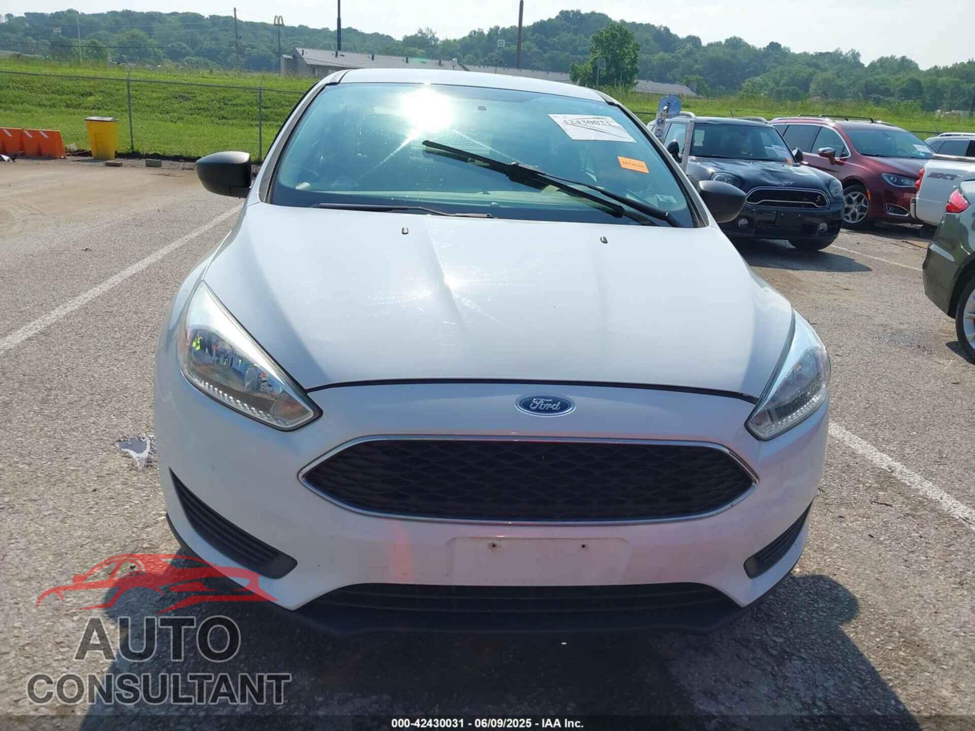 FORD FOCUS 2017 - 1FADP3E25HL299512