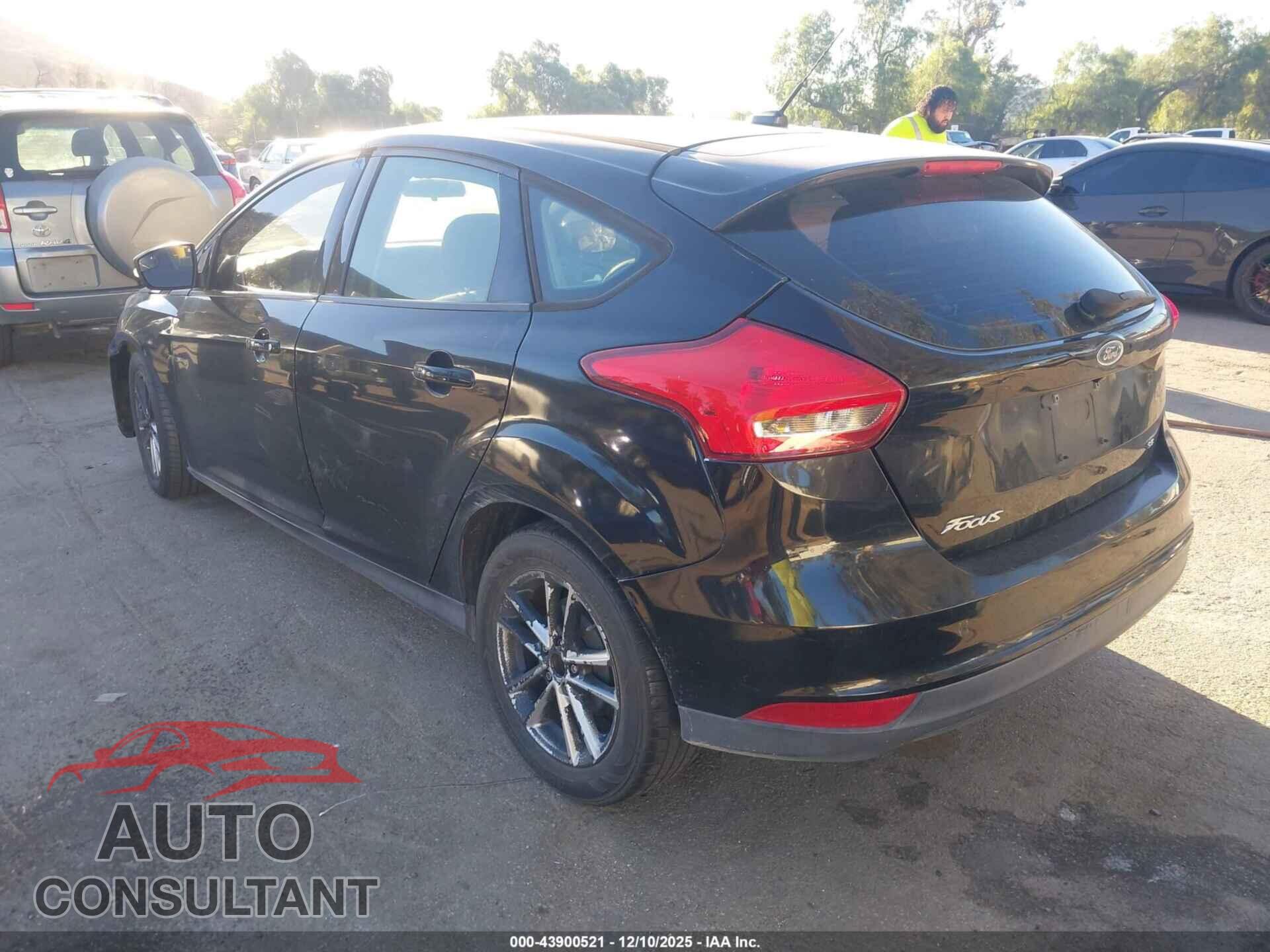 FORD FOCUS 2017 - 1FADP3K21HL246830