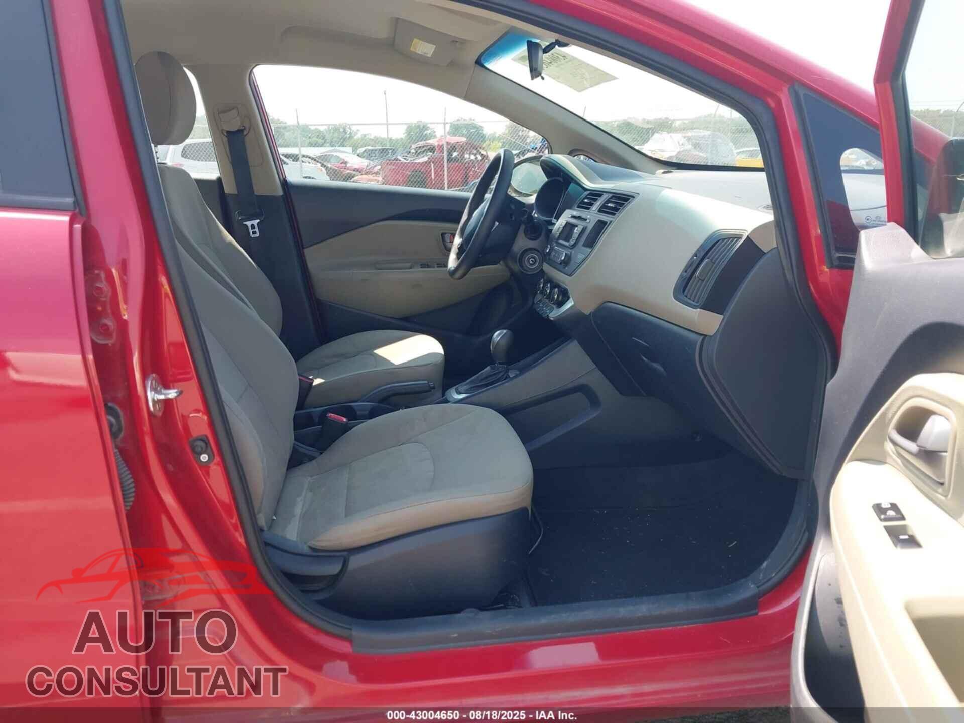 KIA RIO 2015 - KNADM4A37F6435011