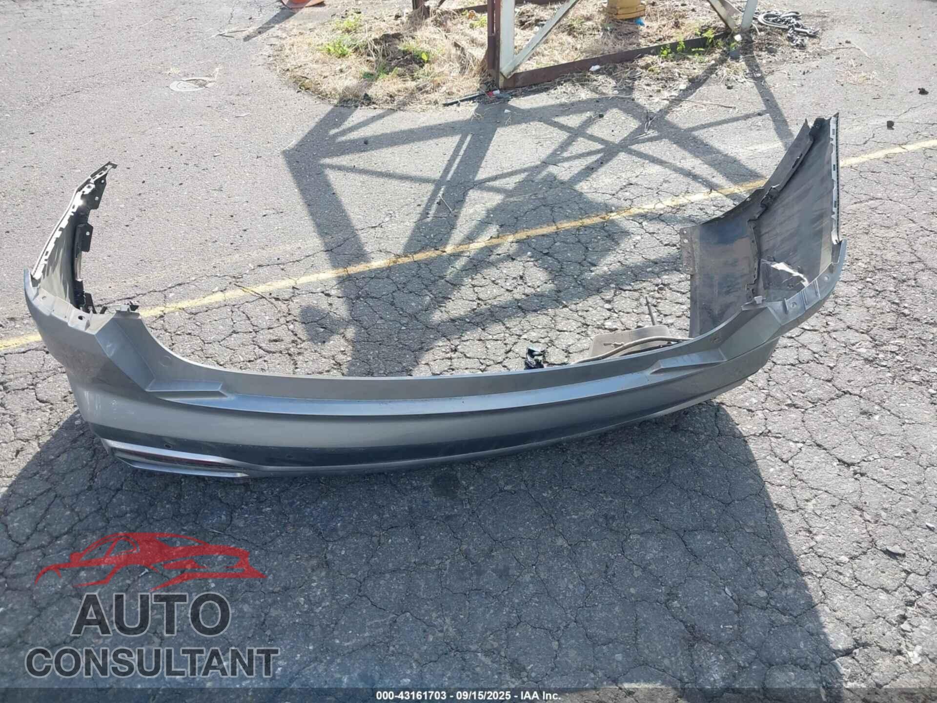 KIA SORENTO HYBRID 2023 - KNDRMDLG5P5136424