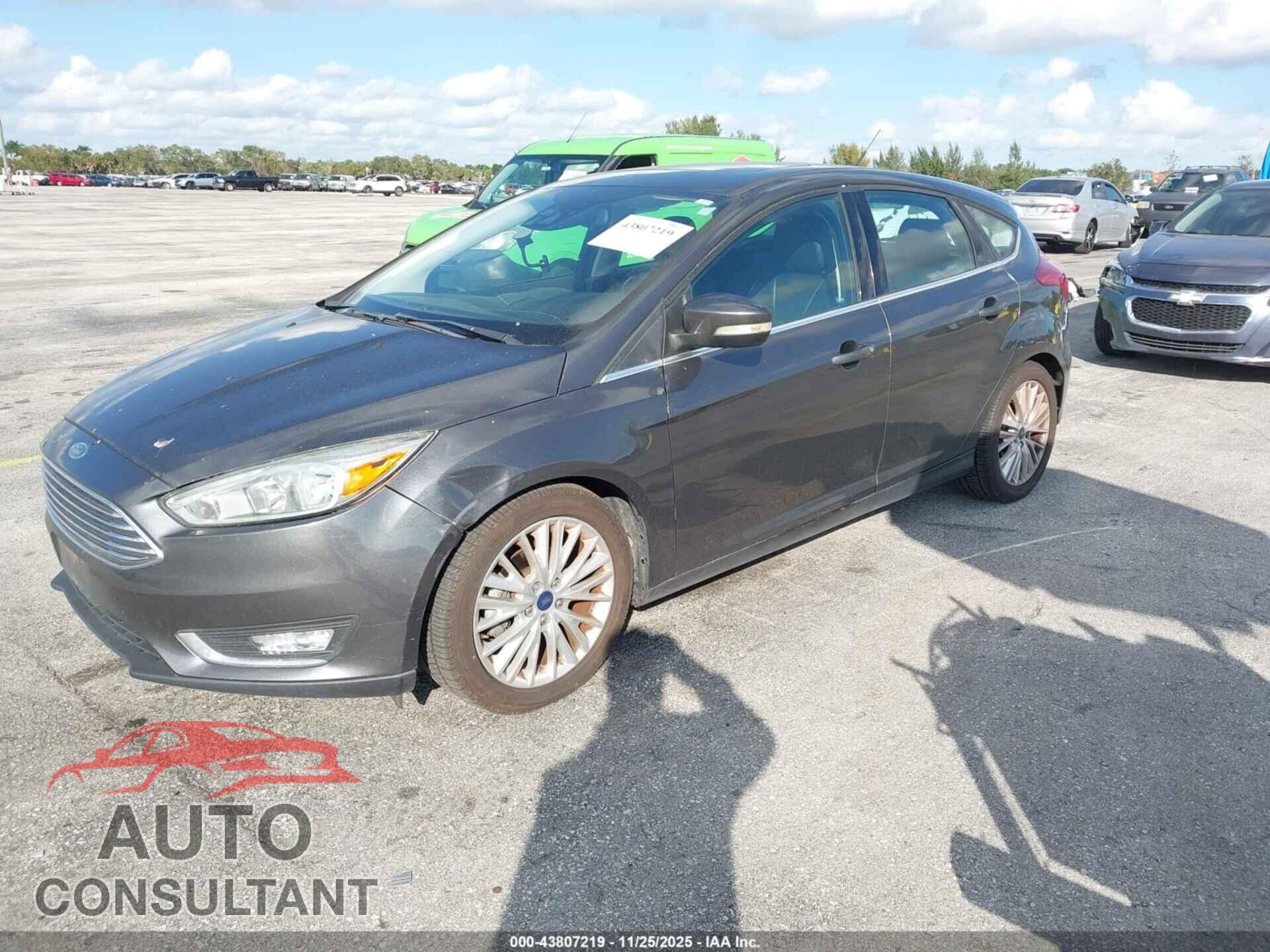 FORD FOCUS 2017 - 1FADP3N28HL206742