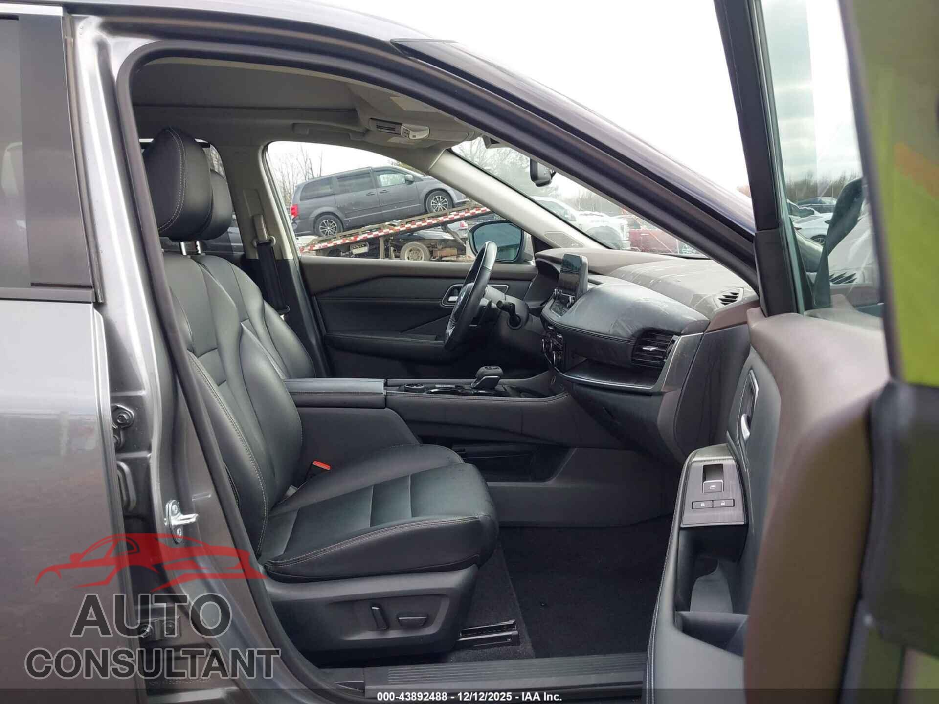 NISSAN ROGUE 2021 - 5N1AT3CB9MC844564