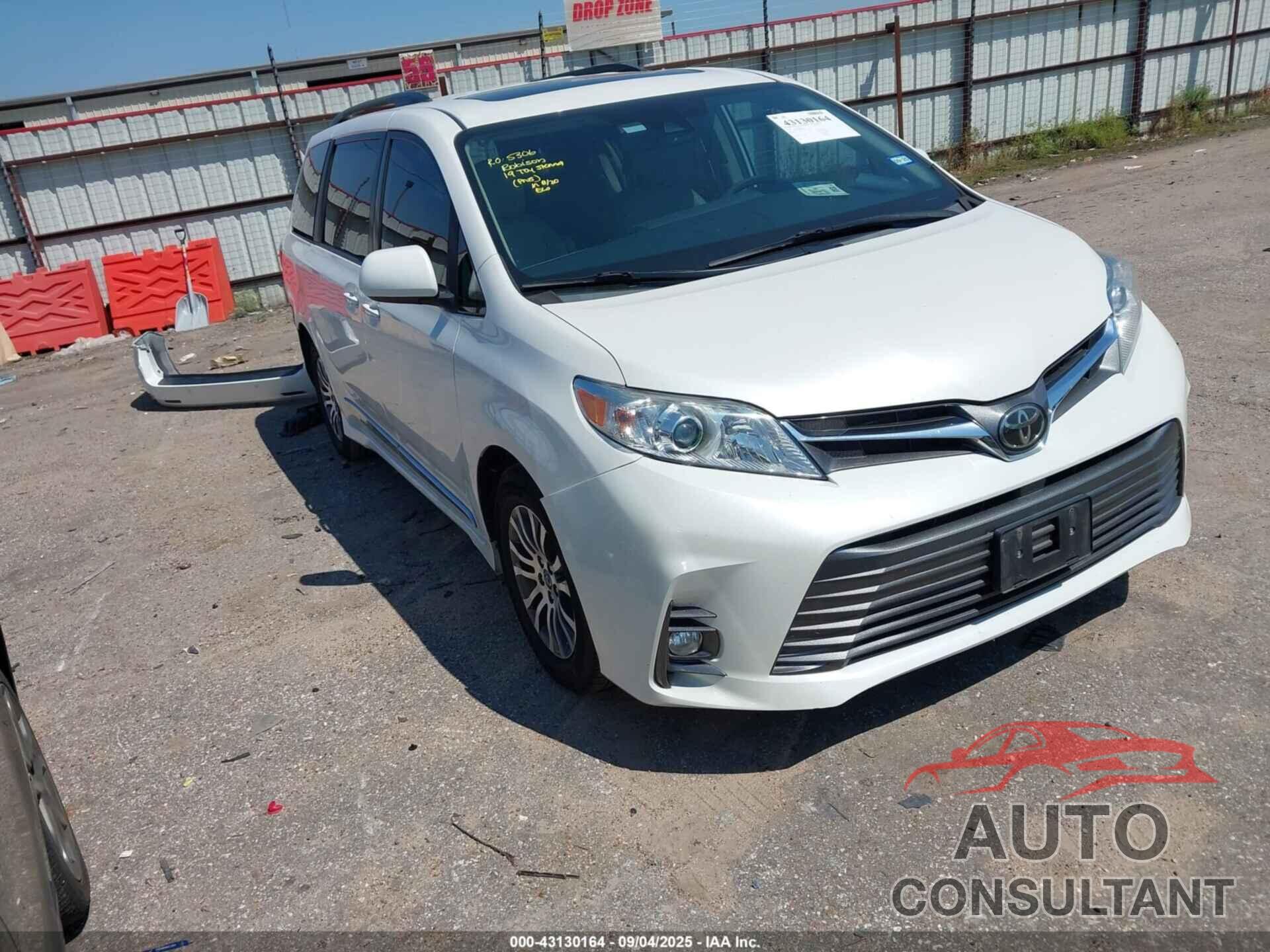 TOYOTA SIENNA 2019 - 5TDYZ3DC4KS008620