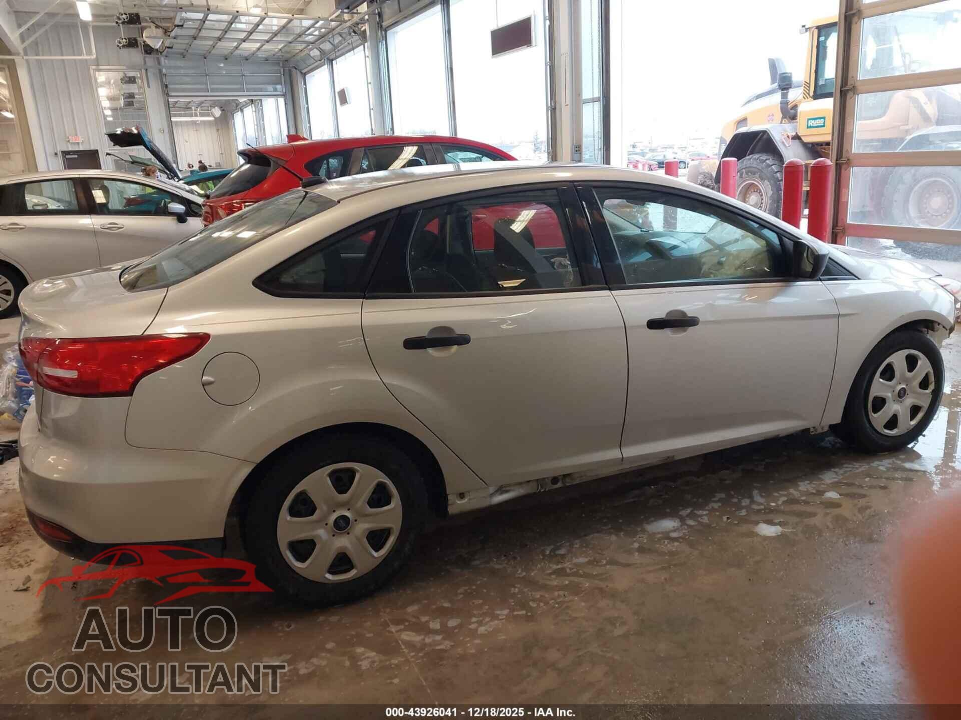 FORD FOCUS 2015 - 1FADP3E21FL220009