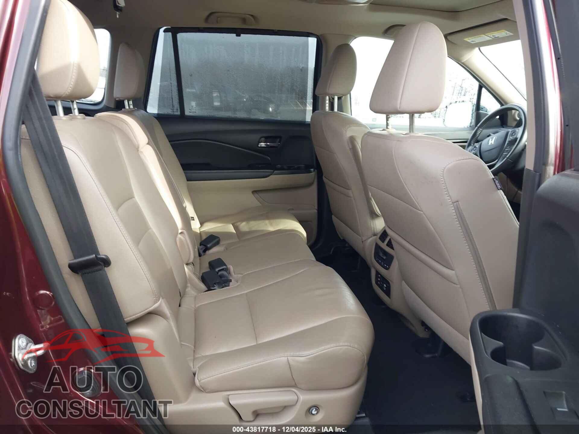 HONDA PILOT 2017 - 5FNYF6H9XHB018932