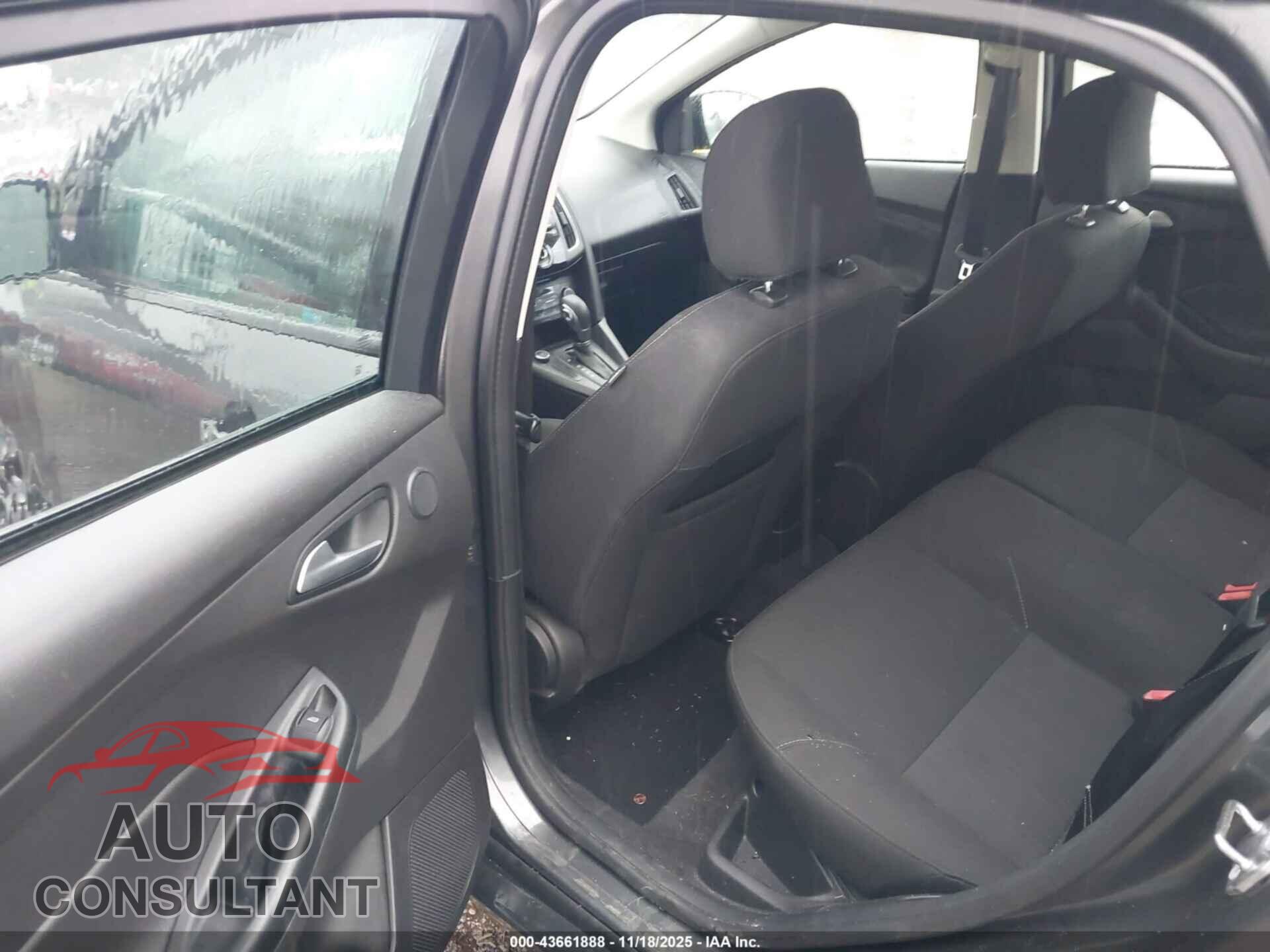 FORD FOCUS 2017 - 1FADP3M22HL336601