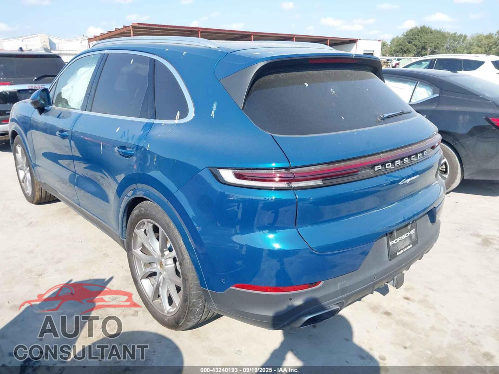 PORSCHE CAYENNE 2024 - WP1AA2AY6RDA04589