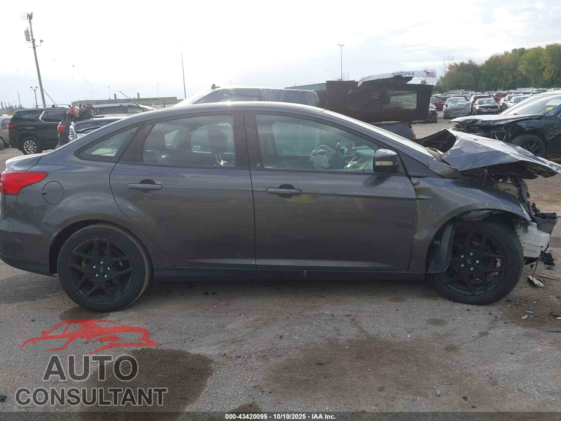 FORD FOCUS 2016 - 1FADP3F28GL205880