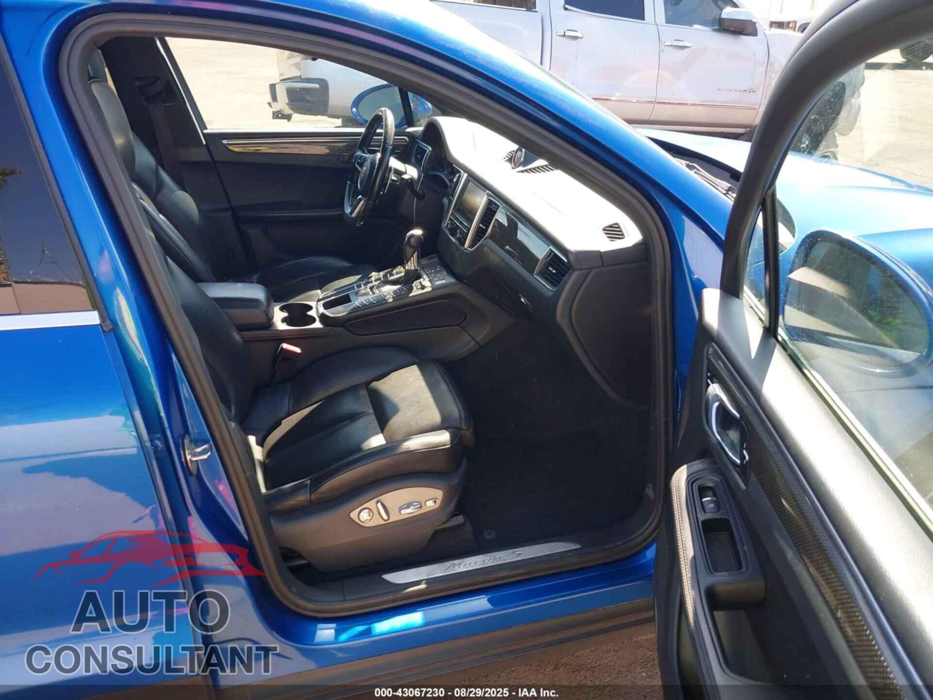 PORSCHE MACAN 2015 - WP1AB2A5XFLB65757