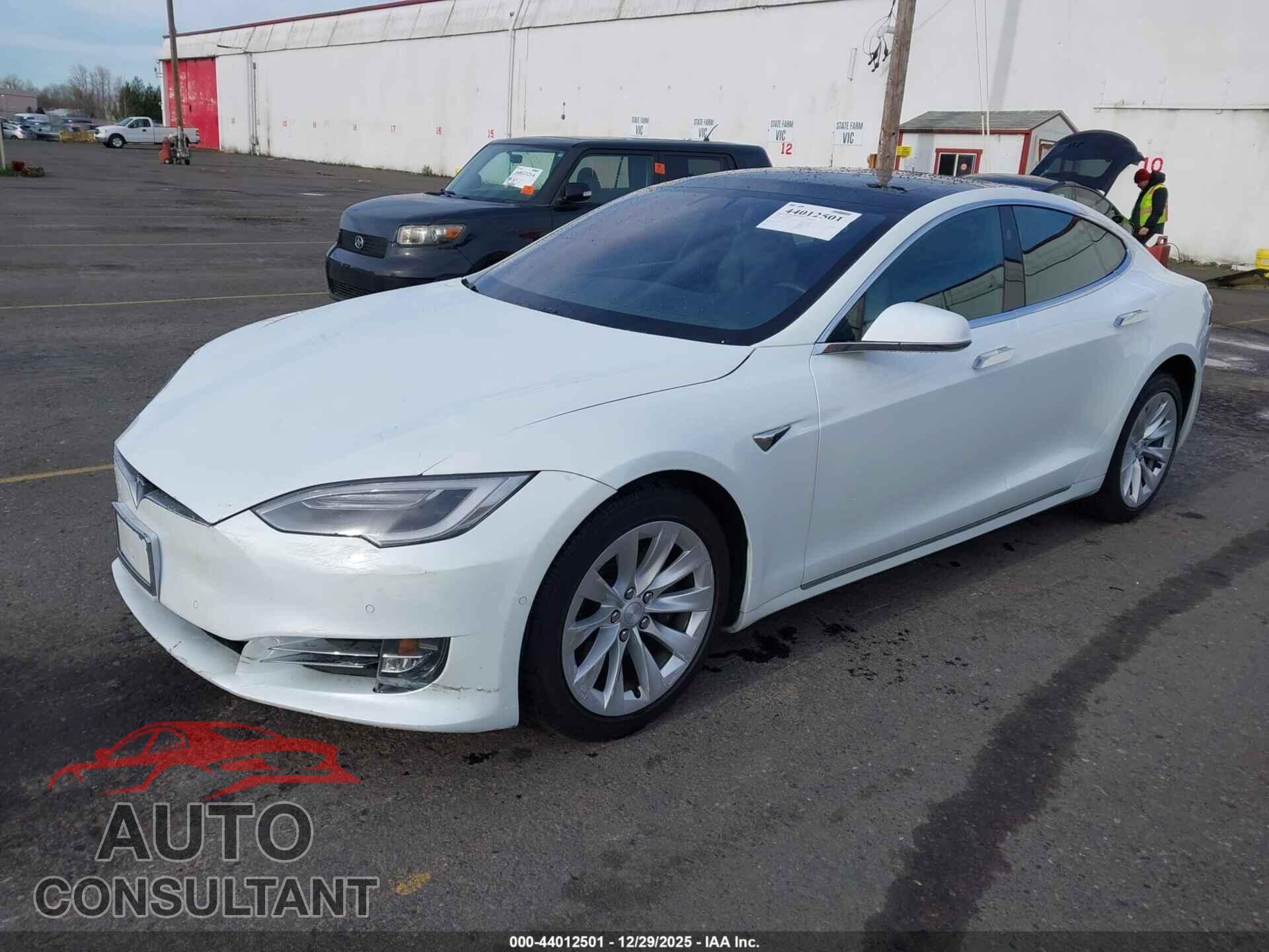 TESLA MODEL S 2018 - 5YJSA1E22JF277192