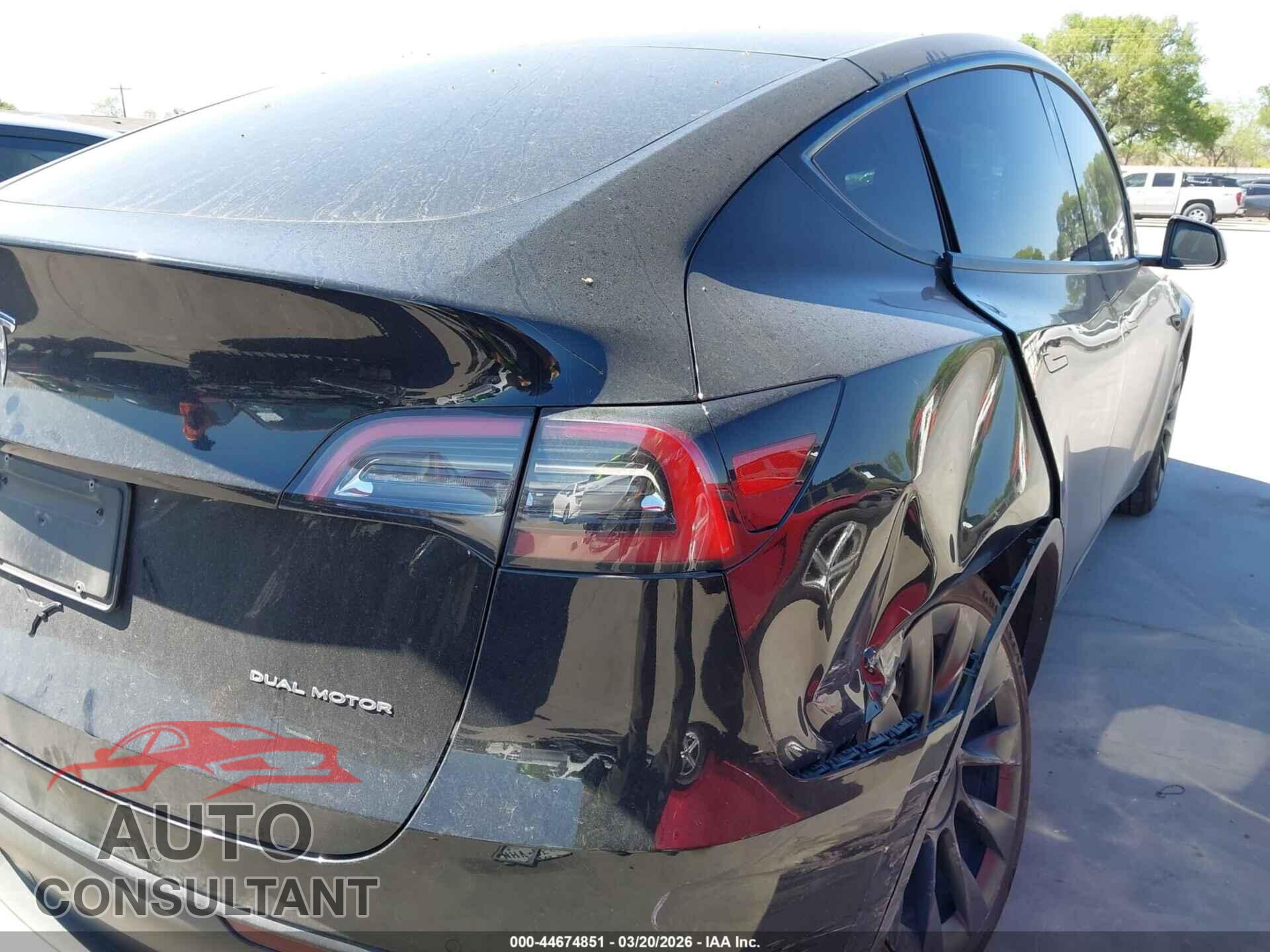 TESLA MODEL Y 2021 - 5YJYGDEE3MF211016