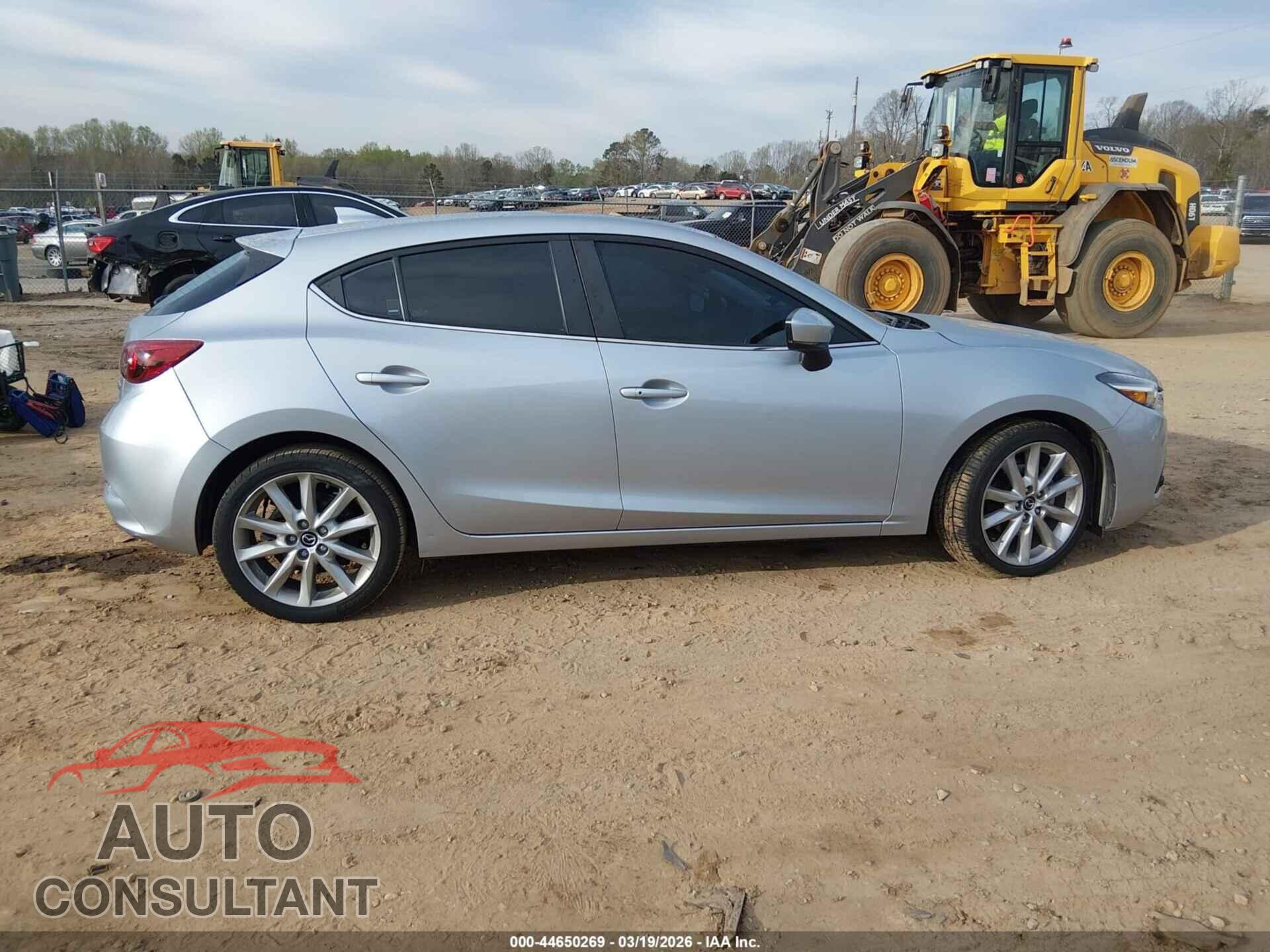 MAZDA MAZDA3 2017 - JM1BN1M37H1131663