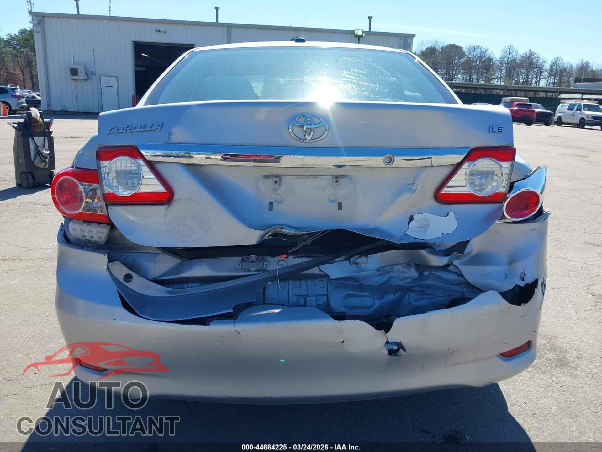 TOYOTA COROLLA 2011 - 2T1BU4EE2BC624125