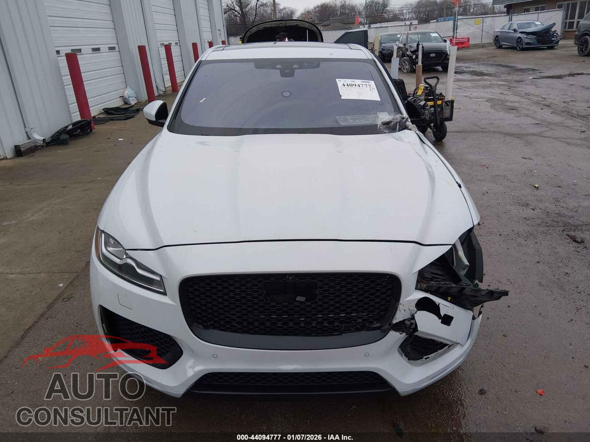 JAGUAR F-PACE 2017 - SADCM2BV5HA053633