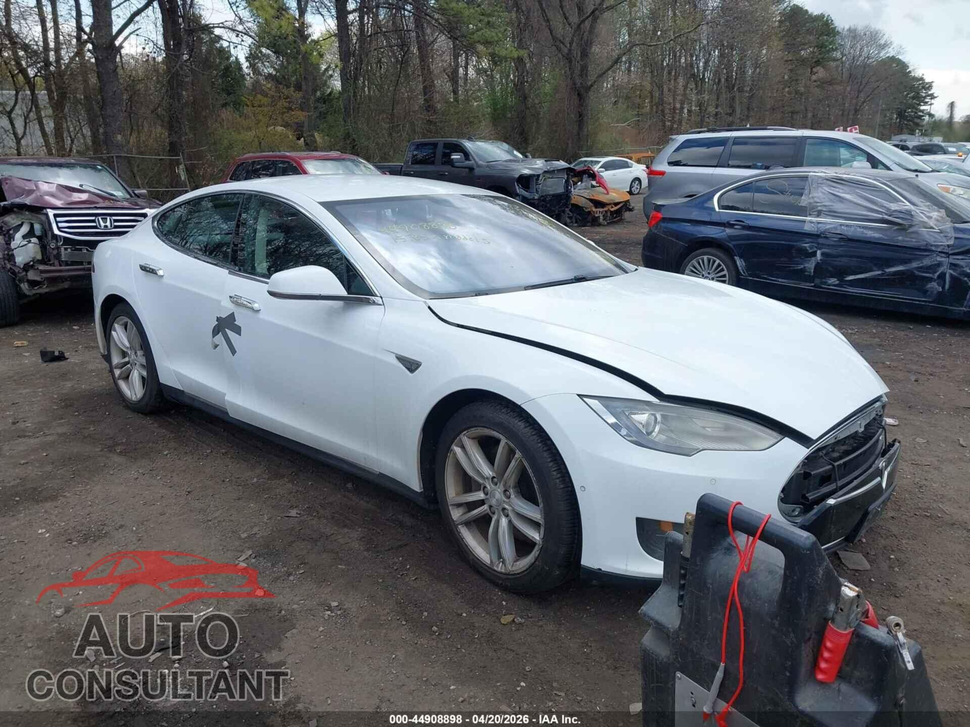 TESLA MODEL S 2015 - 5YJSA1S22FF082740