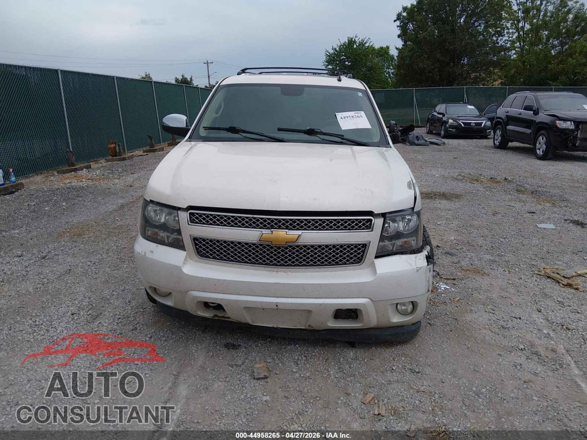 CHEVROLET SUBURBAN 1500 2013 - 1GNSKKE70DR193473