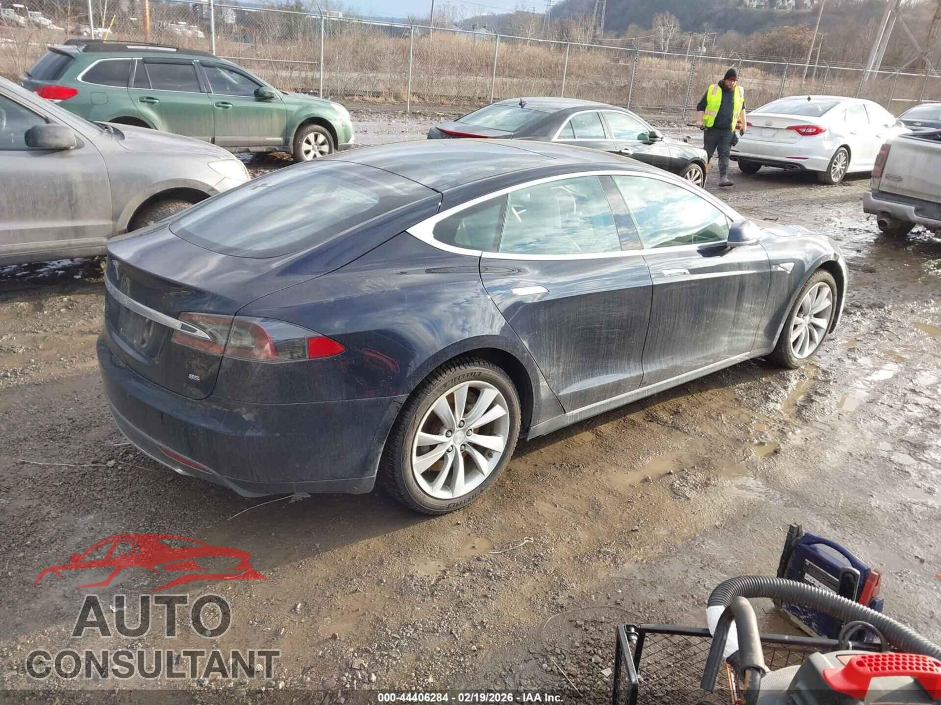 TESLA MODEL S 2013 - 5YJSA1DN3DFP26606