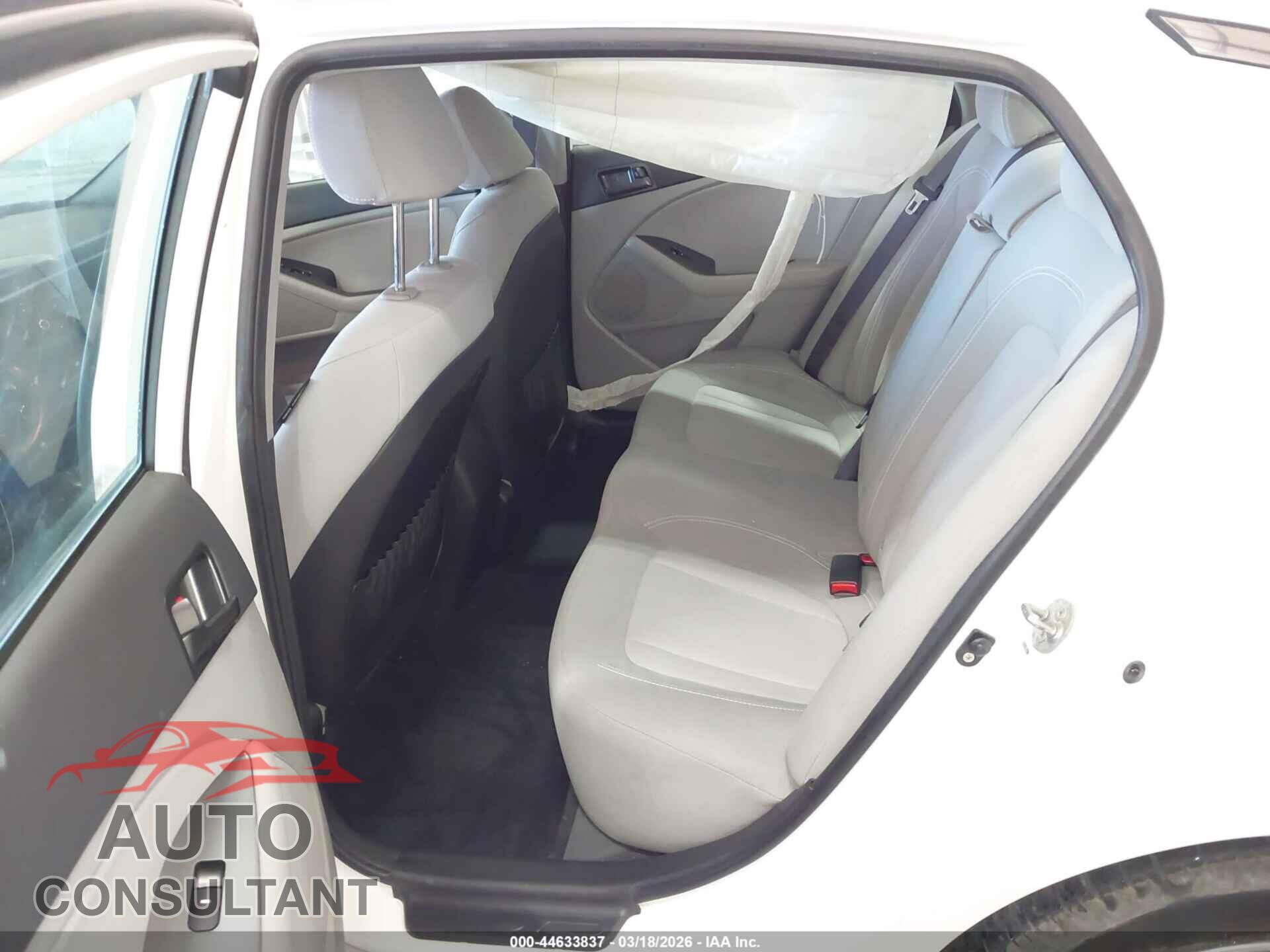 KIA OPTIMA 2011 - KNAGM4A78B5128575