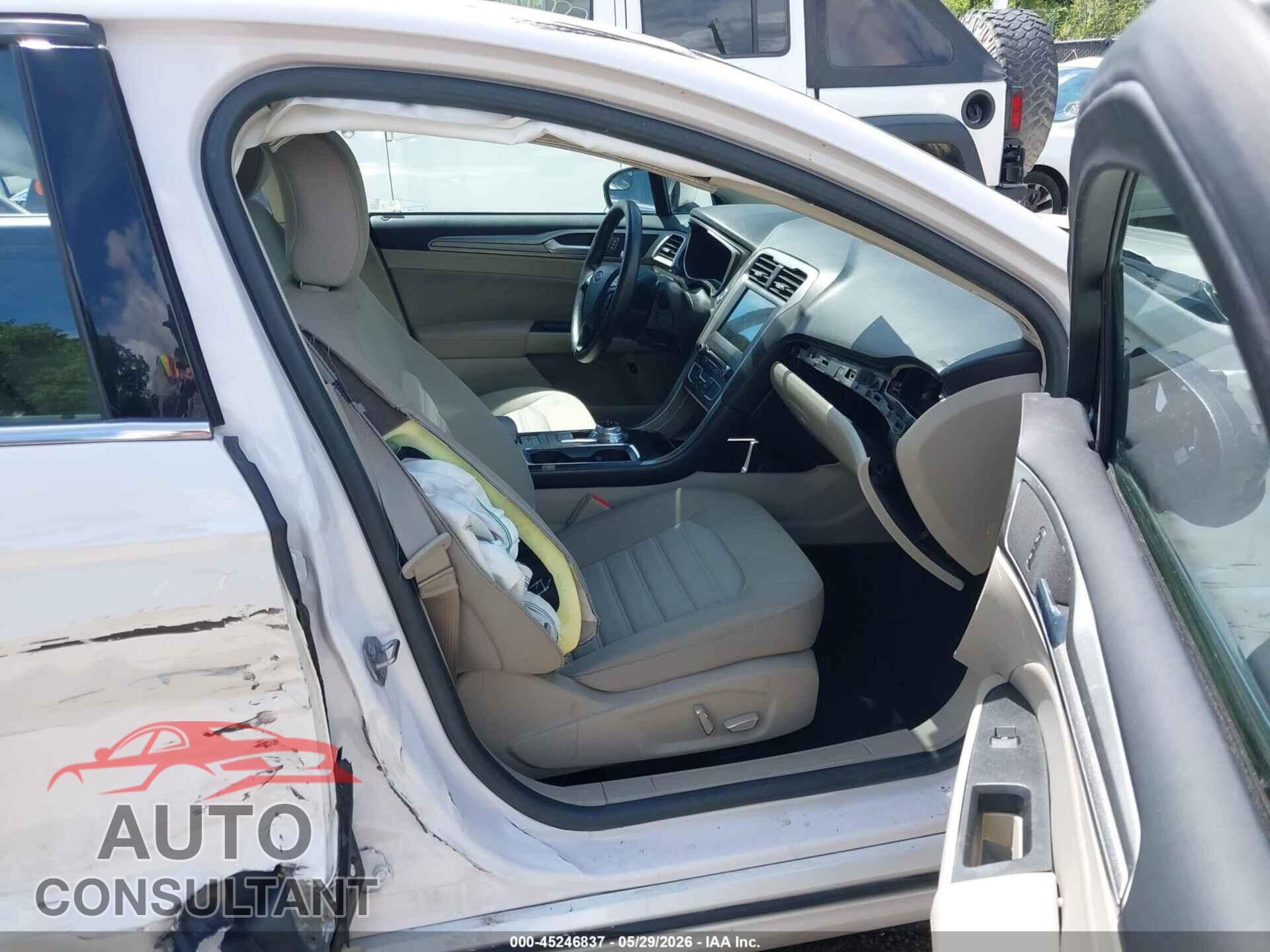 FORD FUSION HYBRID 2018 - 3FA6P0LU3JR250389