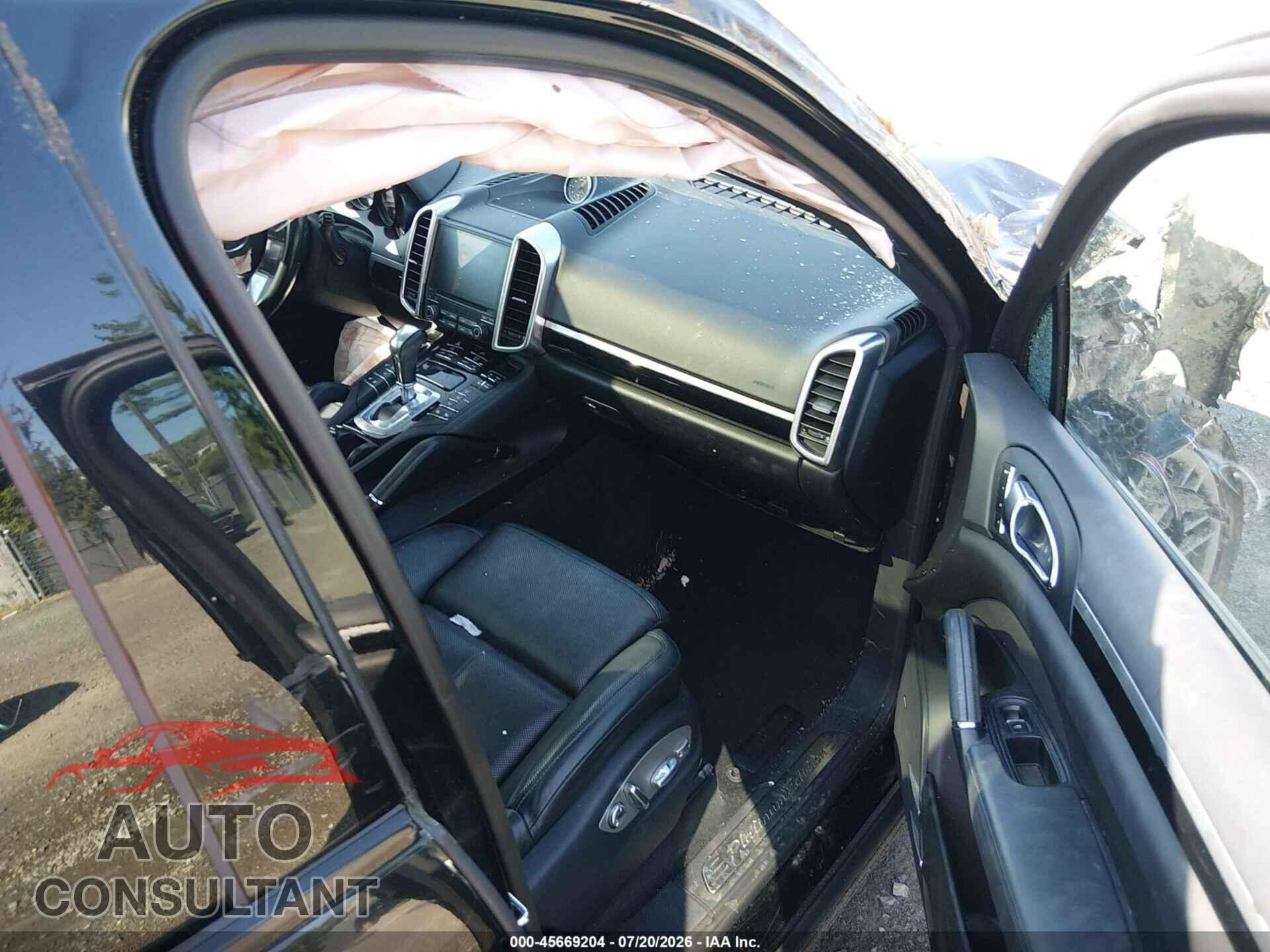 PORSCHE CAYENNE 2017 - WP1AA2A29HKA92298