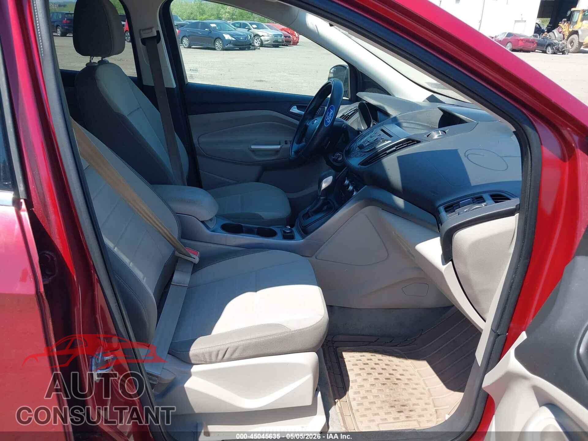FORD ESCAPE 2014 - 1FMCU0GX4EUC27109
