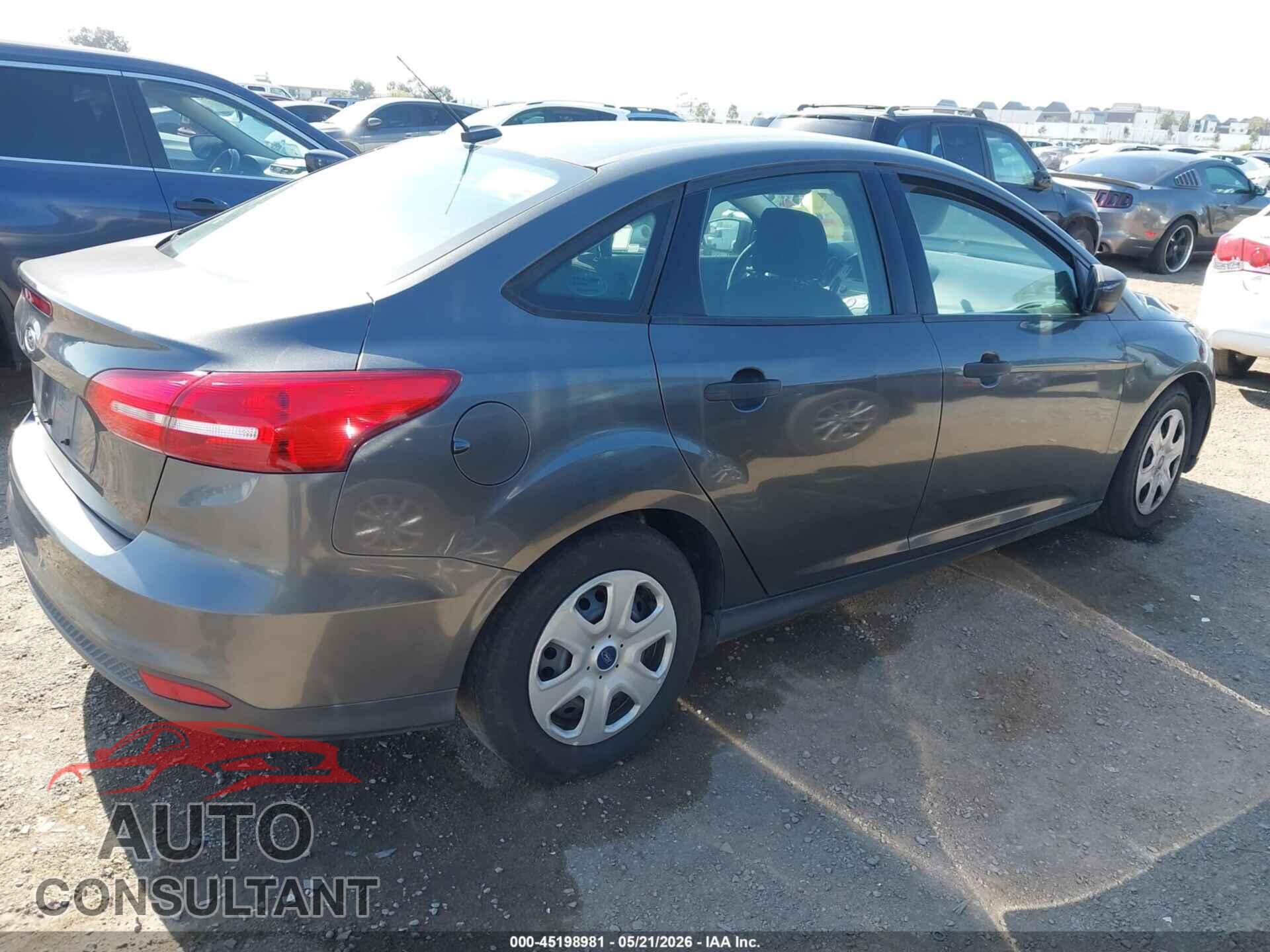 FORD FOCUS 2017 - 1FADP3E21HL299796