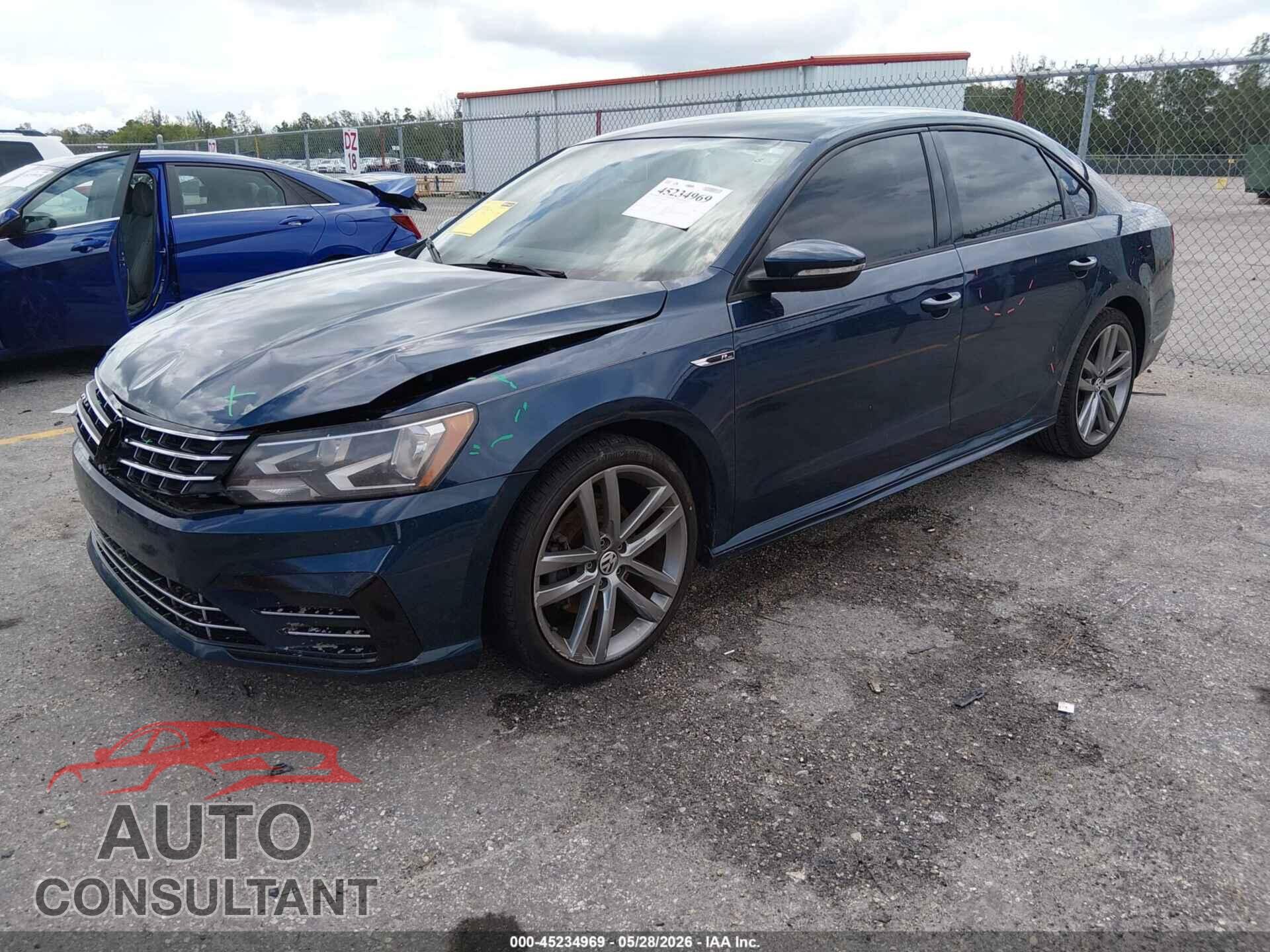 VOLKSWAGEN PASSAT 2018 - 1VWAA7A3XJC027061