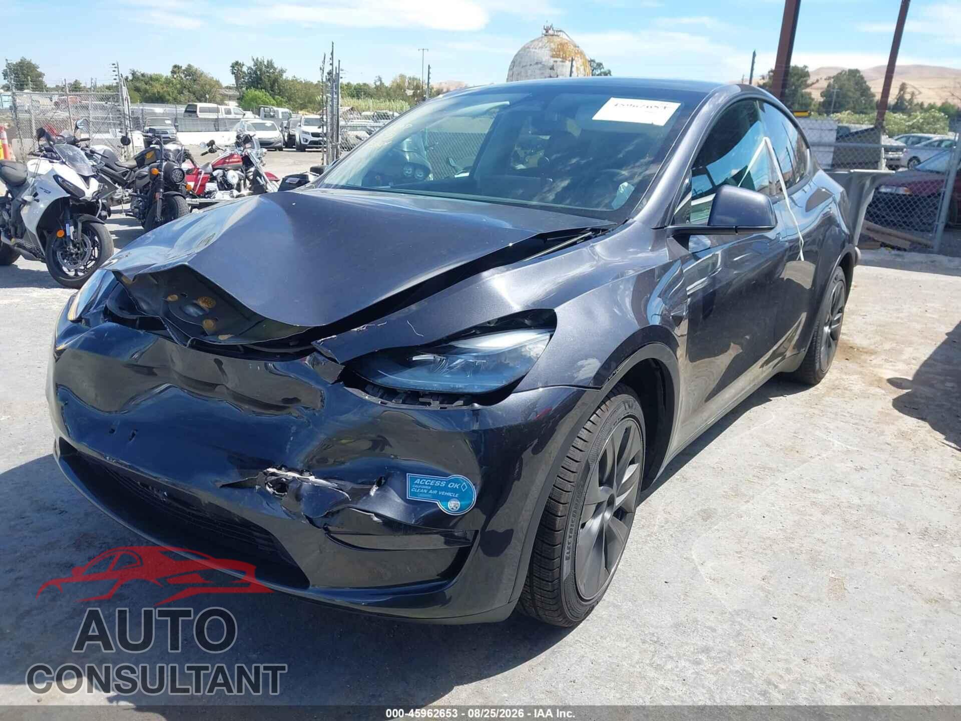 TESLA MODEL Y 2024 - 7SAYGAEEXRF118499