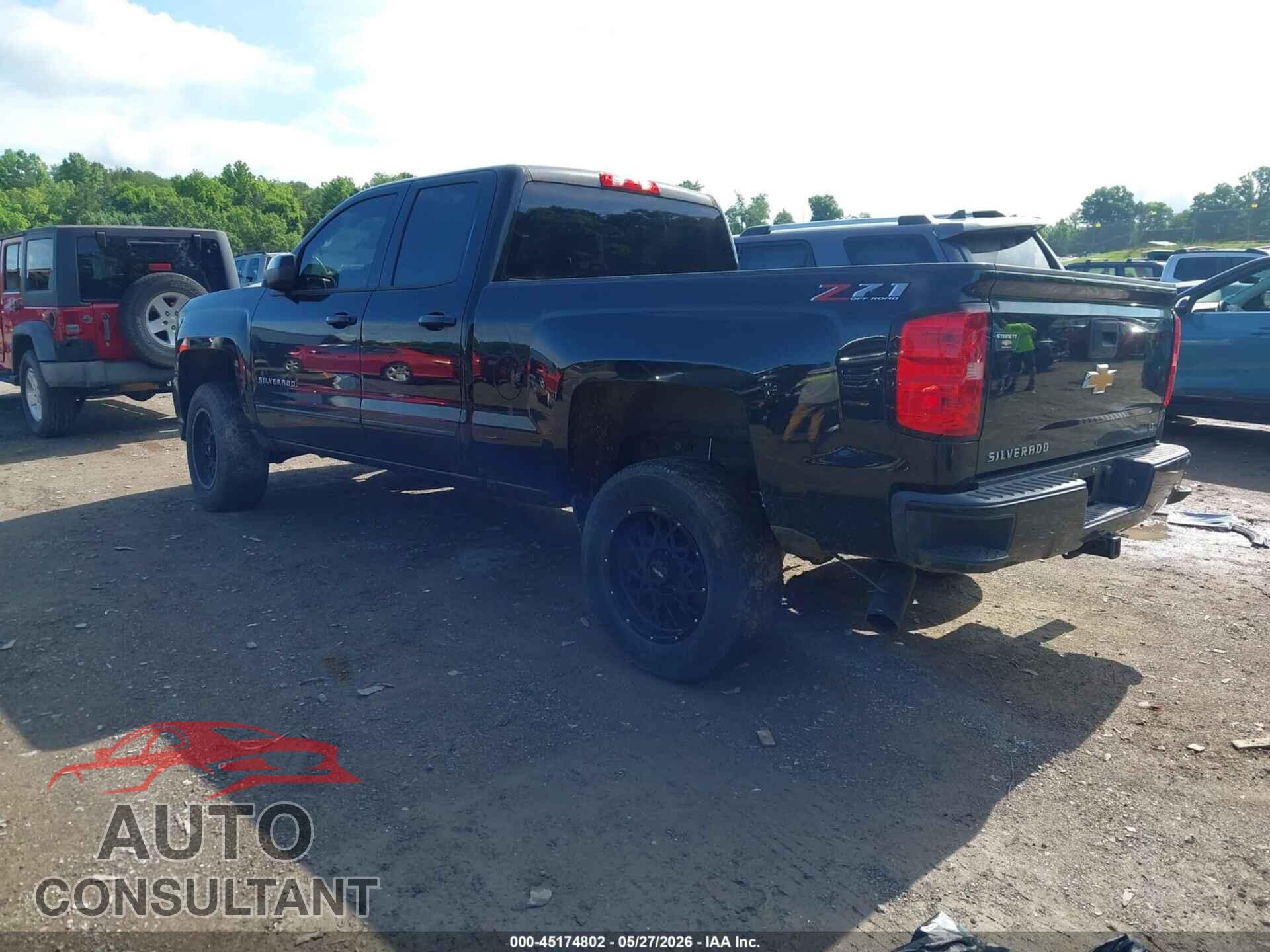 CHEVROLET SILVERADO 1500 2018 - 1GCVKREC5JZ347375