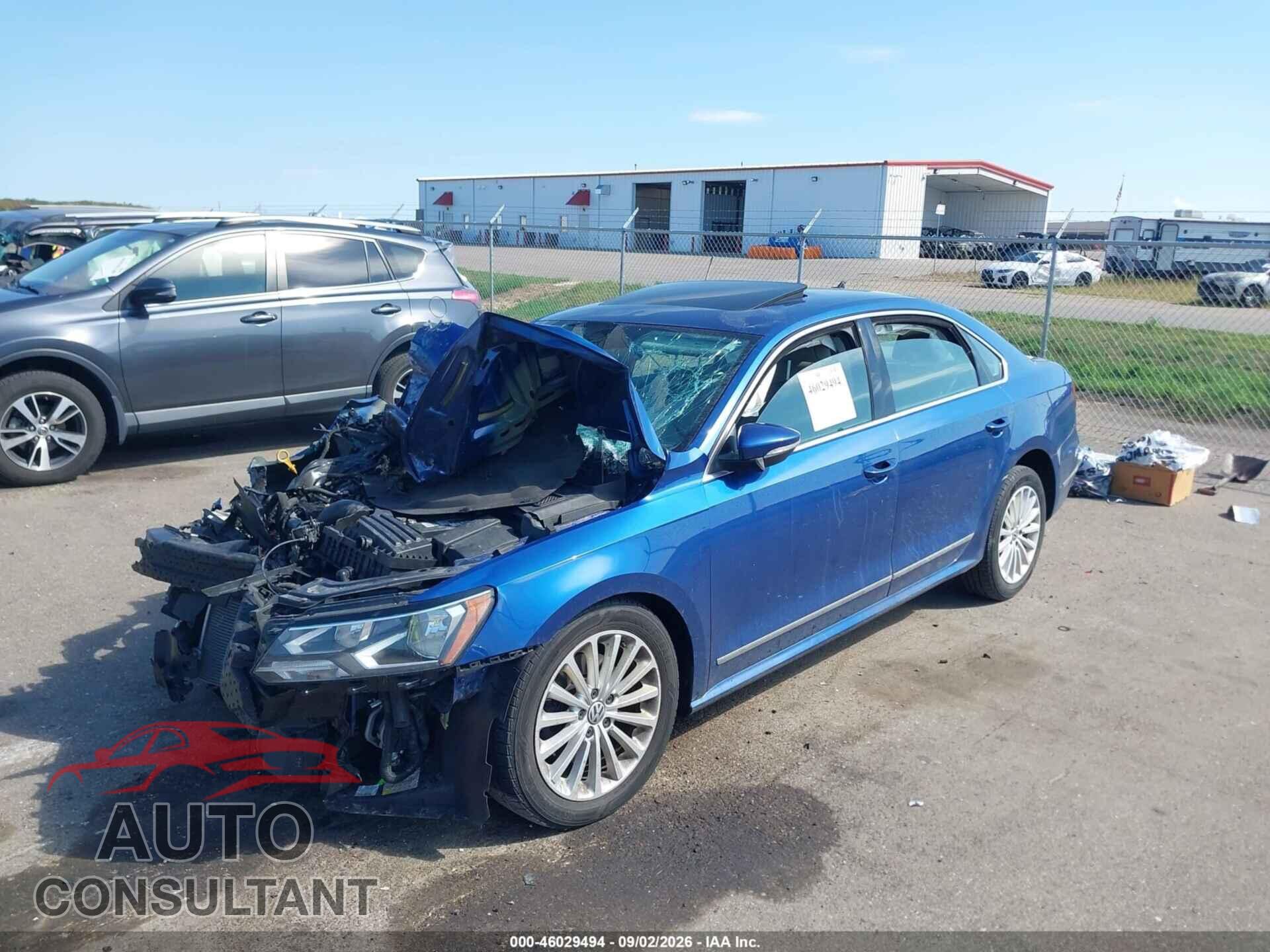 VOLKSWAGEN PASSAT 2017 - 1VWBT7A32HC050357