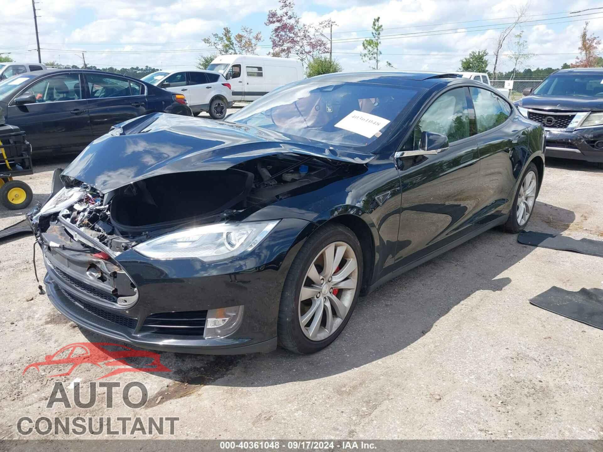 TESLA MODEL S 2015 - 5YJSA1H48FF083013