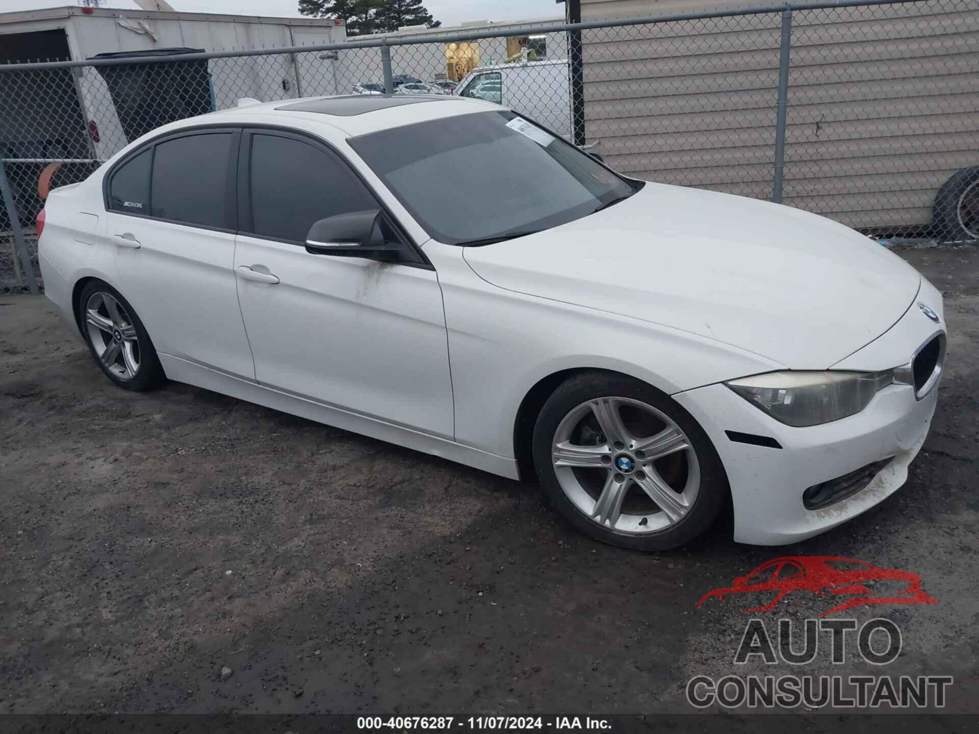BMW 328I 2013 - WBA3B3C5XDJ810653