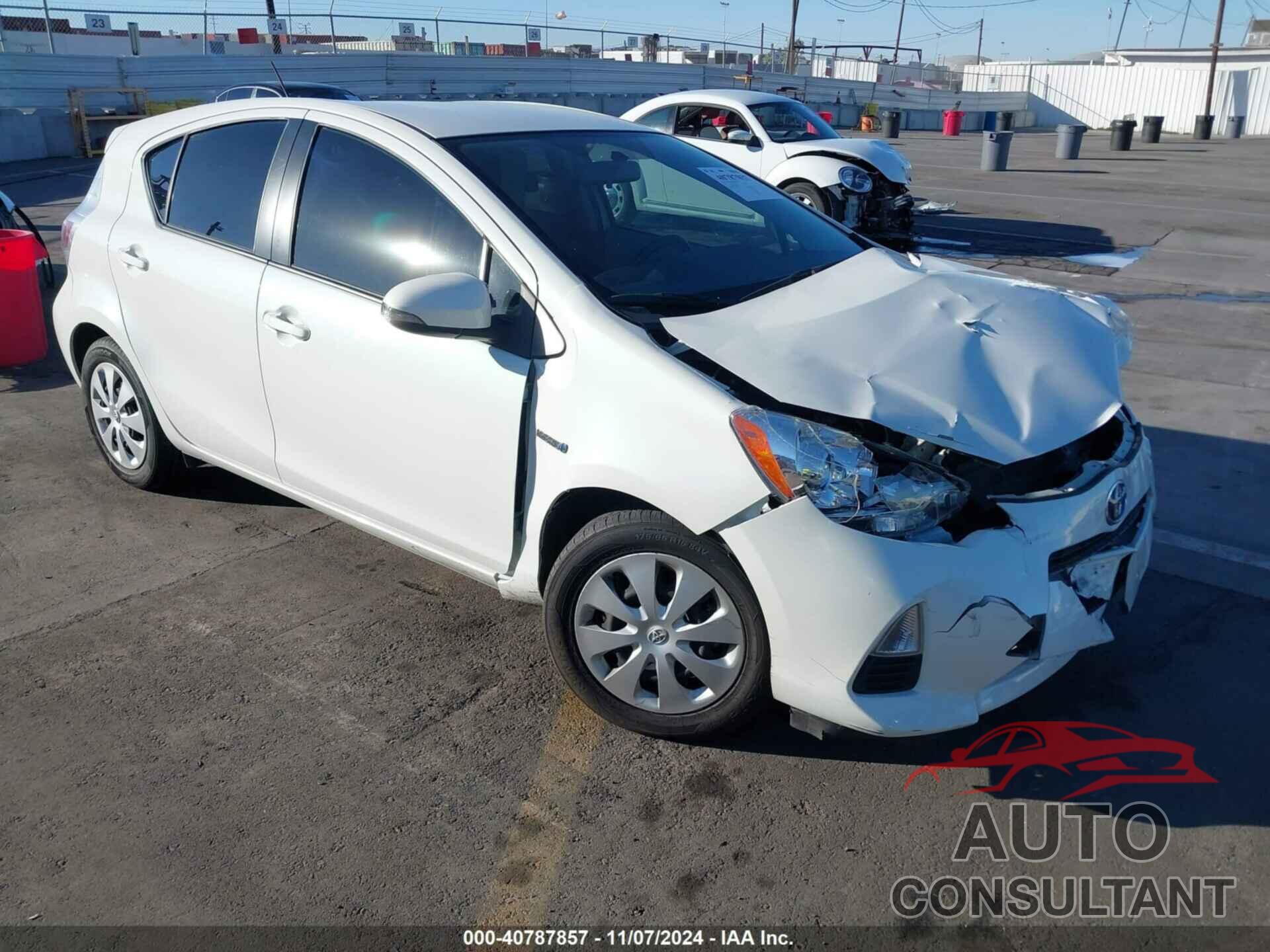 TOYOTA PRIUS C 2014 - JTDKDTB38E1575308