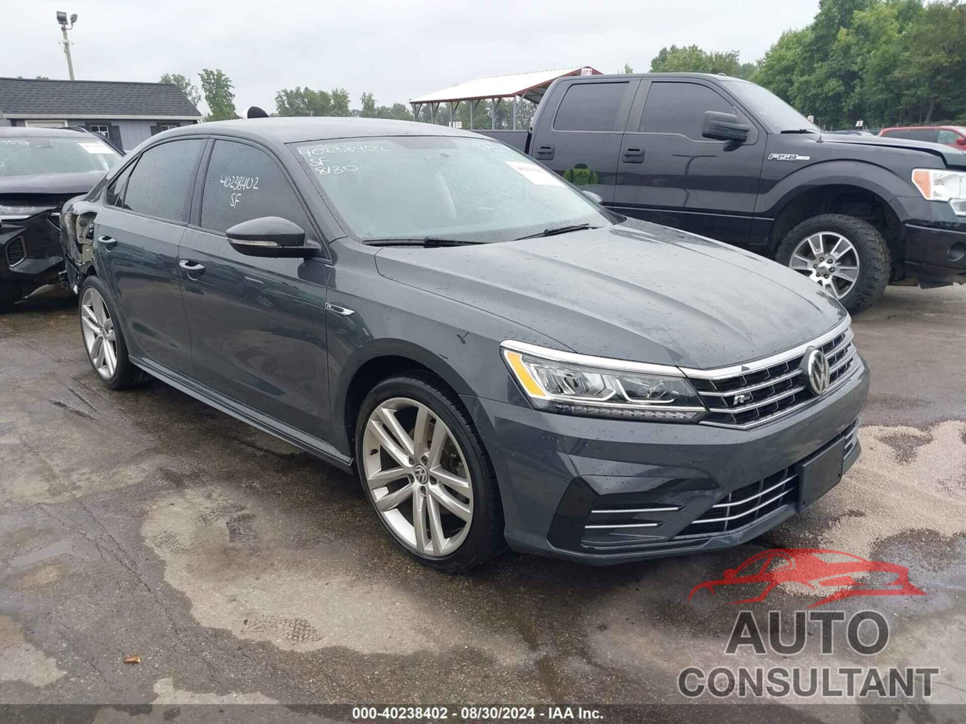 VOLKSWAGEN PASSAT 2018 - 1VWAA7A39JC016651