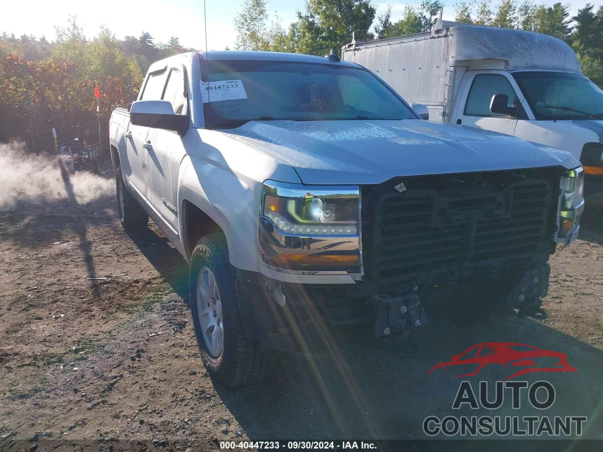 CHEVROLET SILVERADO 1500 2018 - 3GCUKREC0JG301478