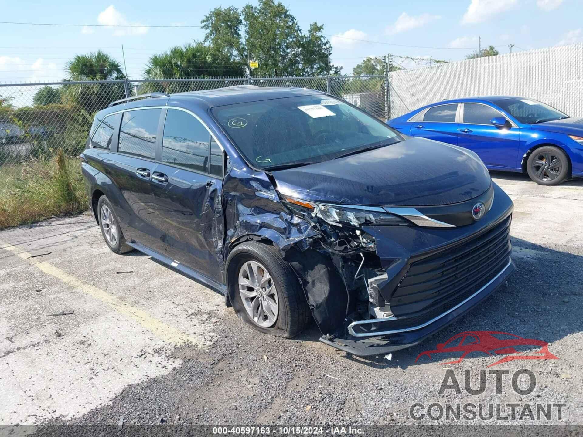 TOYOTA SIENNA 2023 - 5TDYRKEC6PS163718