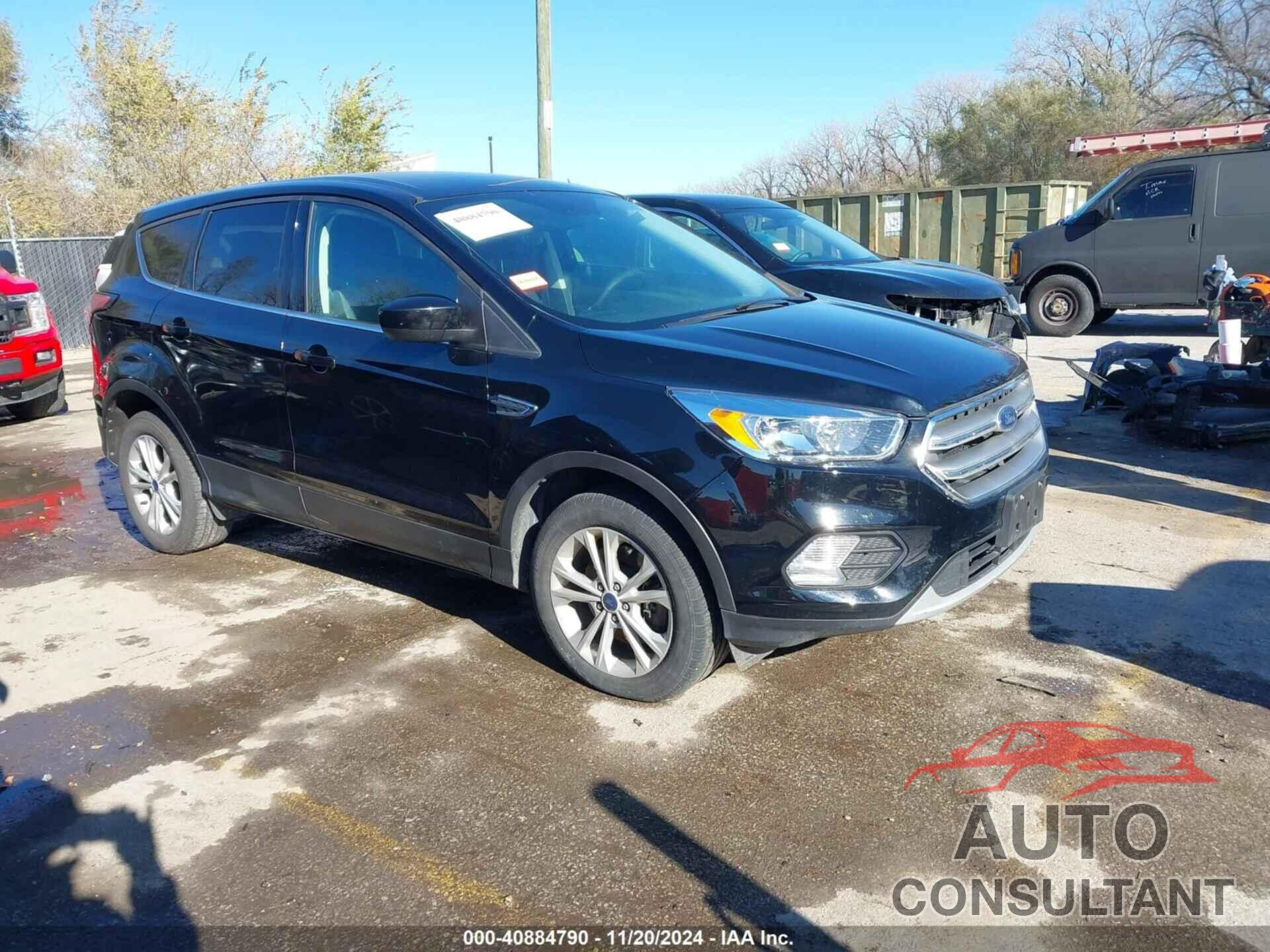 FORD ESCAPE 2017 - 1FMCU0G90HUE15826