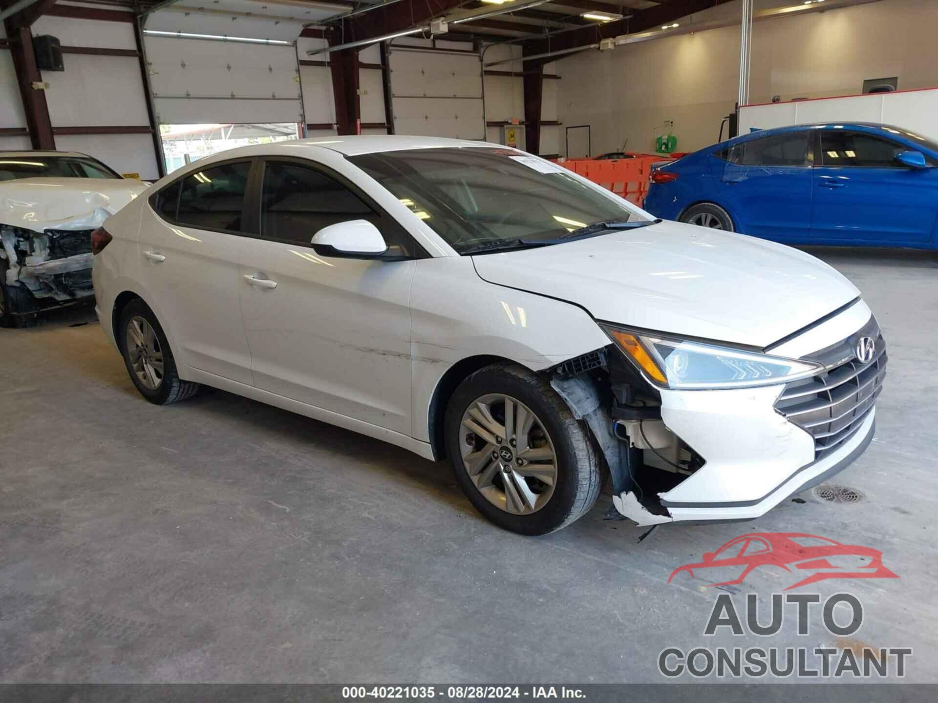 HYUNDAI ELANTRA 2019 - 5NPD84LF0KH411521