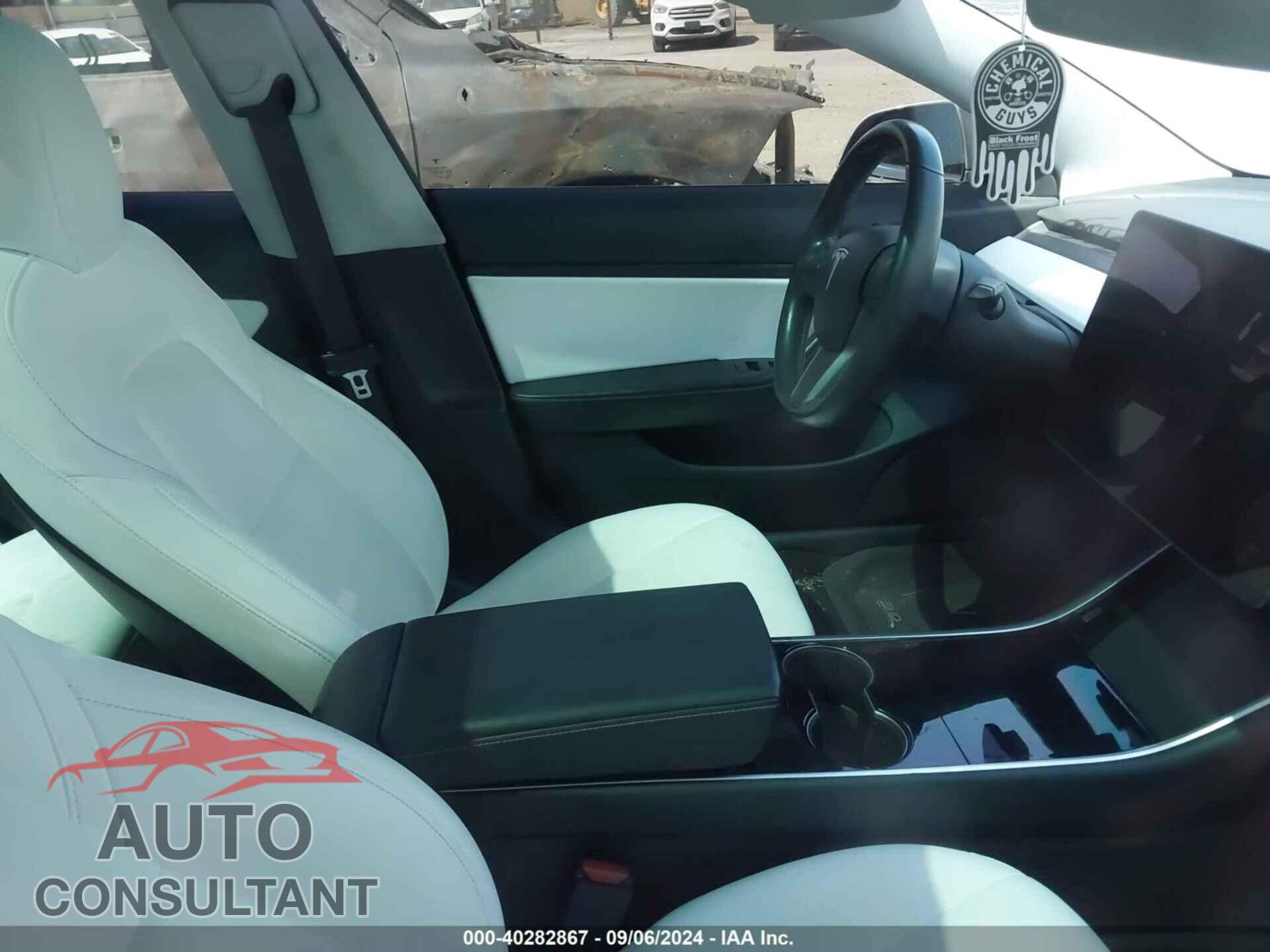 TESLA MODEL 3 2018 - 5YJ3E1EB7JF100579
