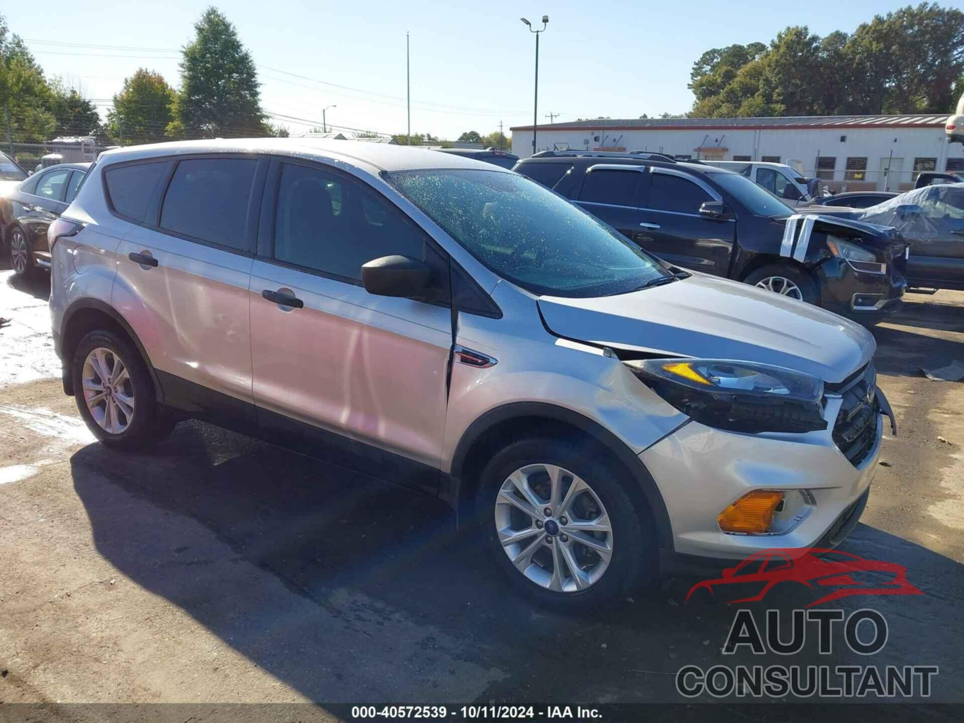 FORD ESCAPE 2018 - 1FMCU0F73JUB53483