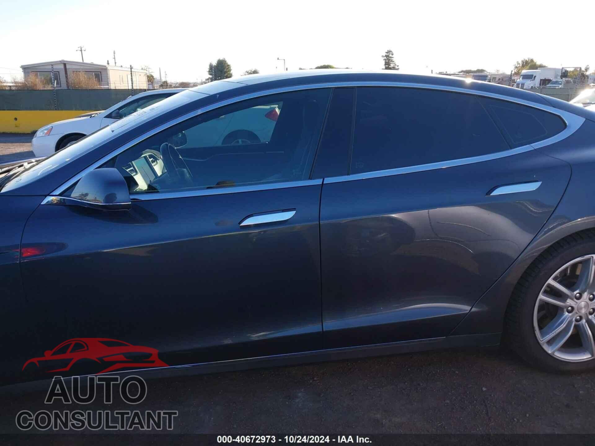 TESLA MODEL S 2015 - 5YJSA1E28FF110066